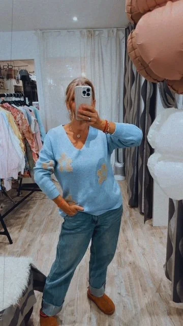 PULL FLEURS BLEU CIEL