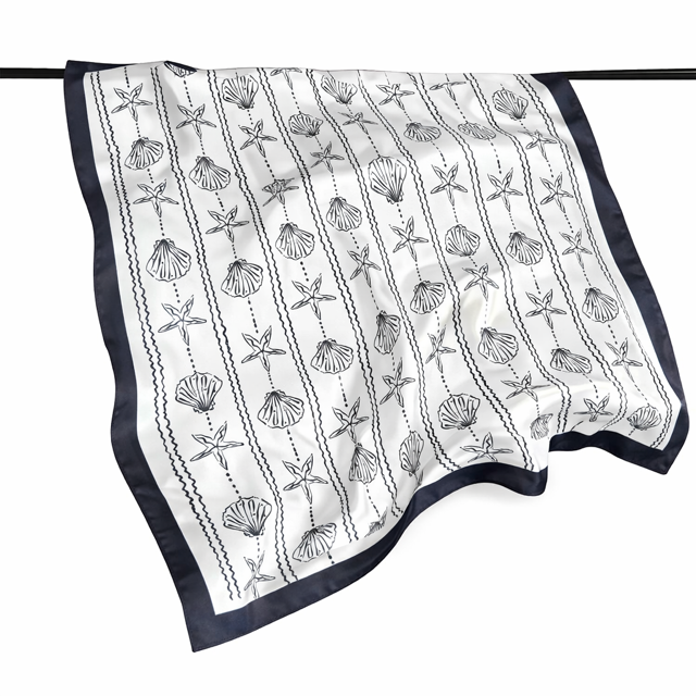 FOULARD COQUILLAGES NOIR ET BLANC