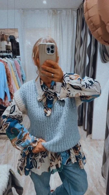 PULL SANS MANCHES BLEU