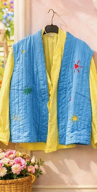 VESTE SANS MANCHES BRODEE BLEU