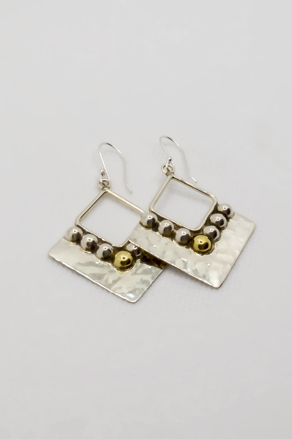 Dallas Earrings | T184
