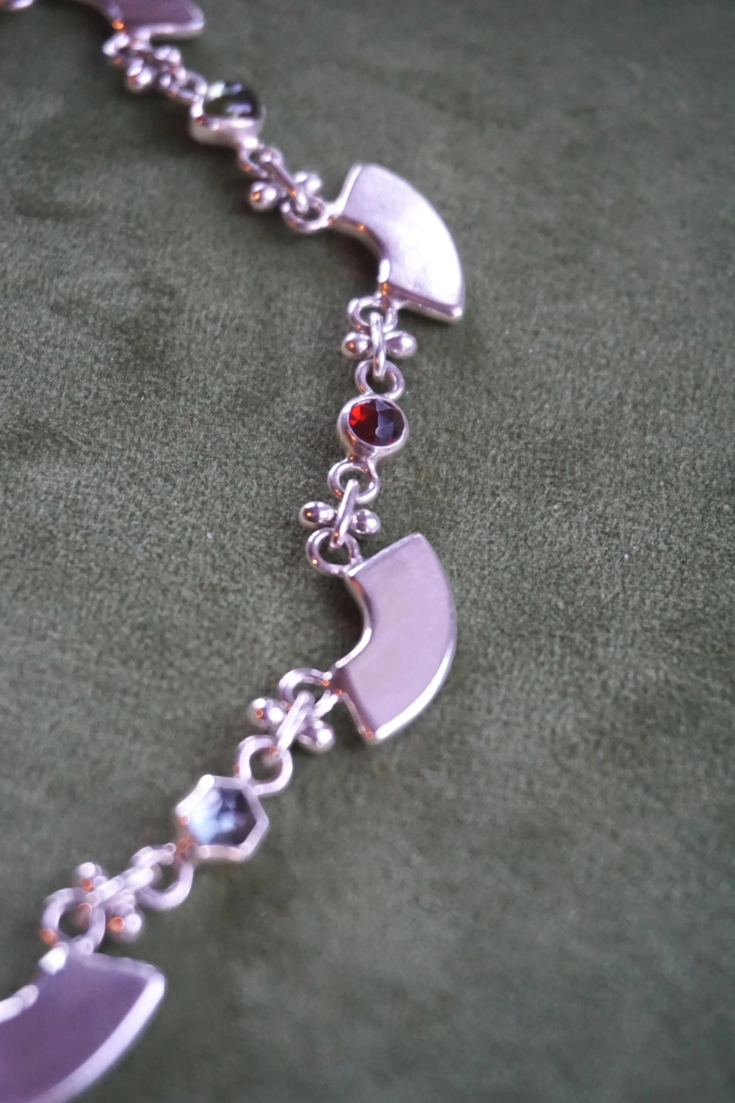 sixfannecklace6.jpg