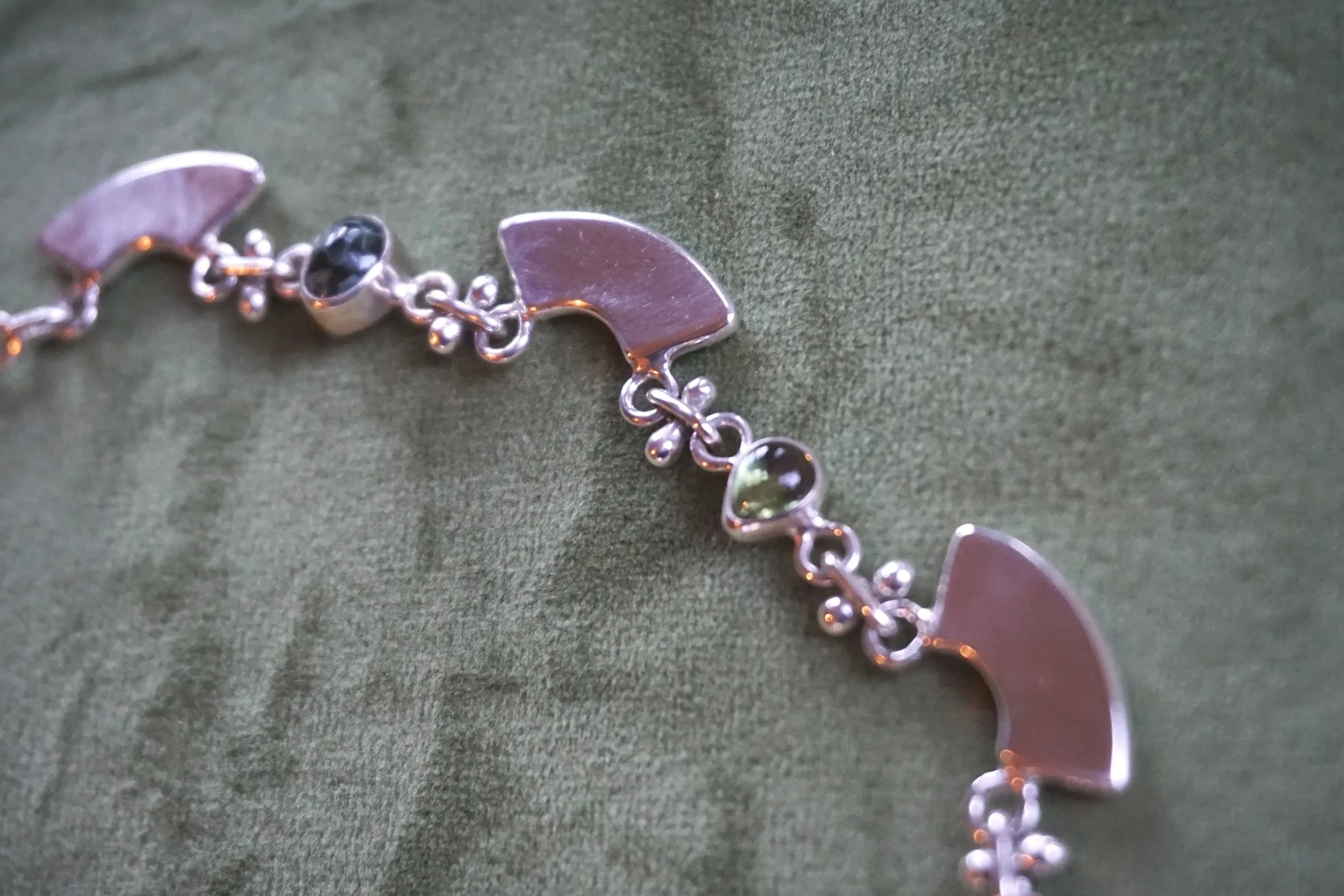 sixfannecklace5.jpg