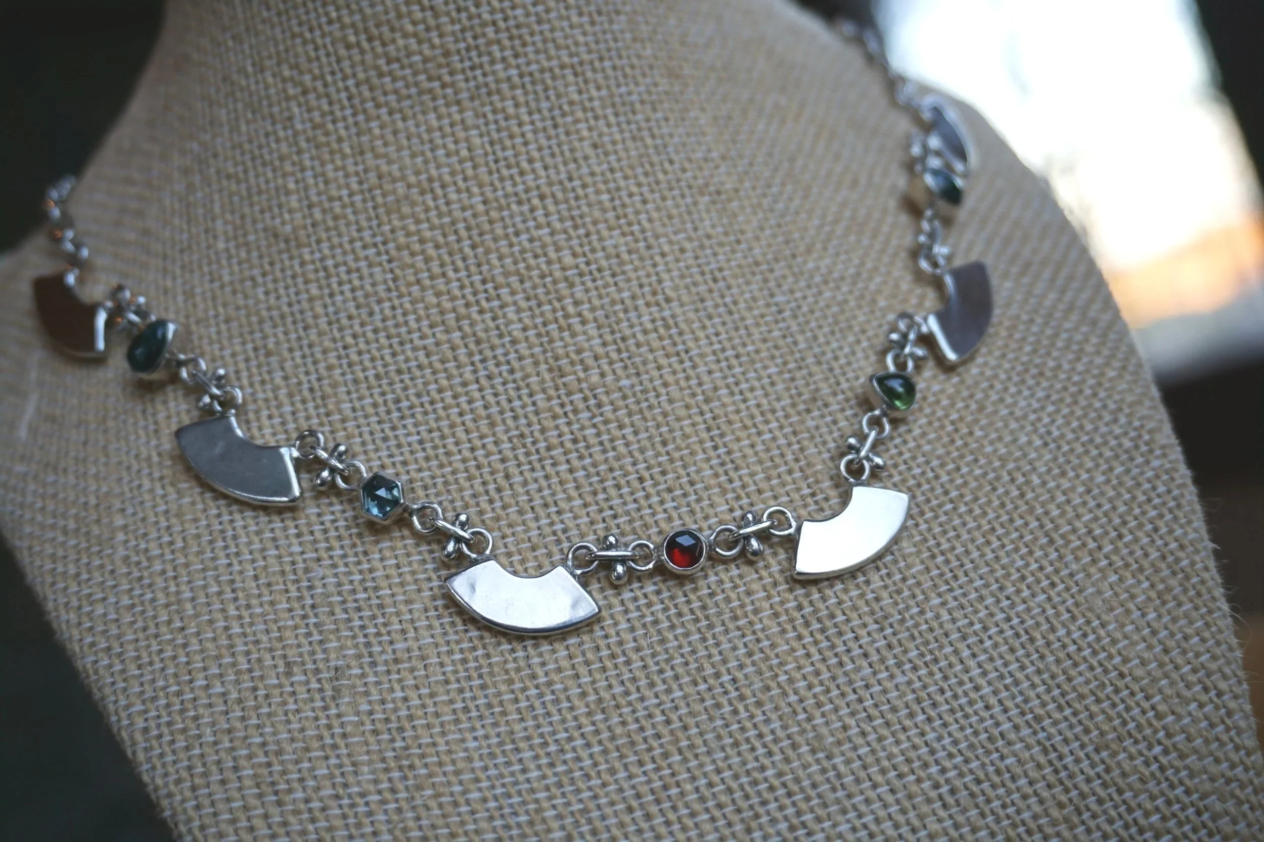 sixfannecklace4.jpg
