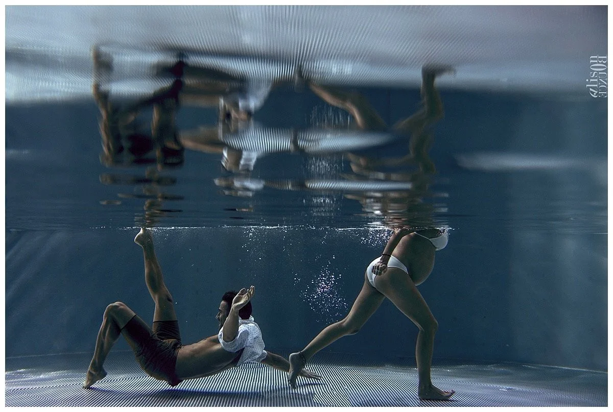 seance-photo-grossesse-sous-leau-underwater-maternity-alison-bounce