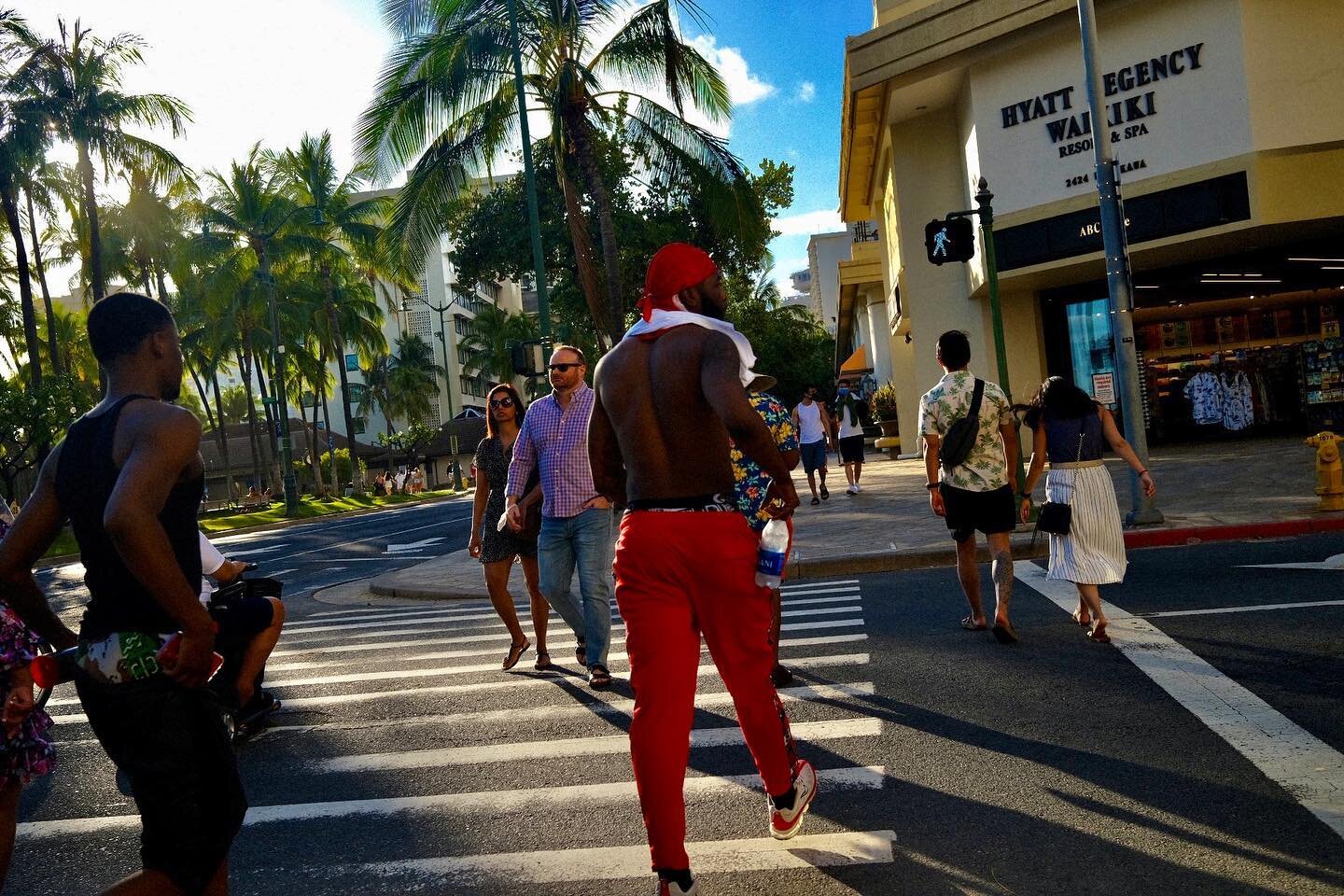 Strolling through the streets when it was just starting to get busy again.
05.21 &middot; Waikiki &middot; Oahu, Hawaii 

#fujifilmx100v #goldcoast #hawaii #beach #oahu #streets  #streetfinder #spicollective #timeless_streets #waikiki