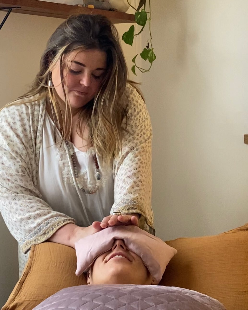 Reiki + Head Massage&hellip;. Heaven. 

I receive such beautiful feedback from clients about the head massage at the end of their Reiki session. 

Next time you book a Reiki Session, I highly recommend you get the head massage too. 

It&rsquo;s the b