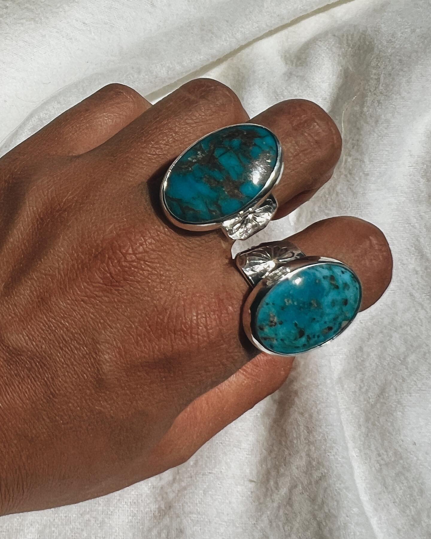 New side stamp Morenci turquoise ring.
Coming soon.
You can see these rings at the Labor Weekend market. Please come and visit us.

21st 
@witi city market and @coastalcollectivemarket 

22nd
@thelittlebigmarkets  in Whangamata

23rd
@stheliersartcra