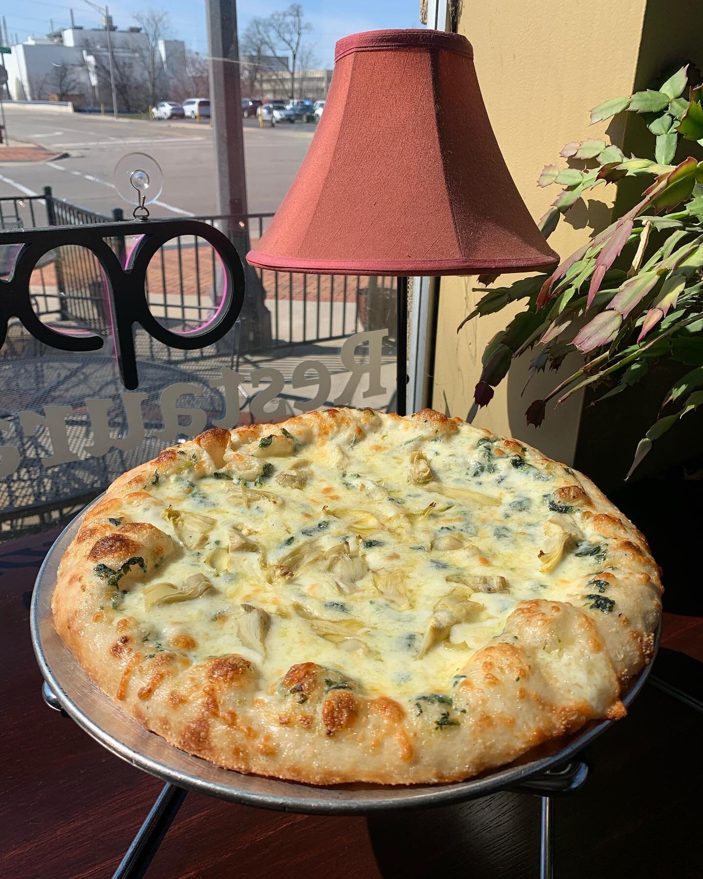 This weeks pizza special will really strangle your taste buds. Welcome to the line up, Artichoke Me Out&hellip;spinach dip base, house blend cheese, chopped artichokes, topped with roasted garlic. Get yours this week and next, before it disappears!
