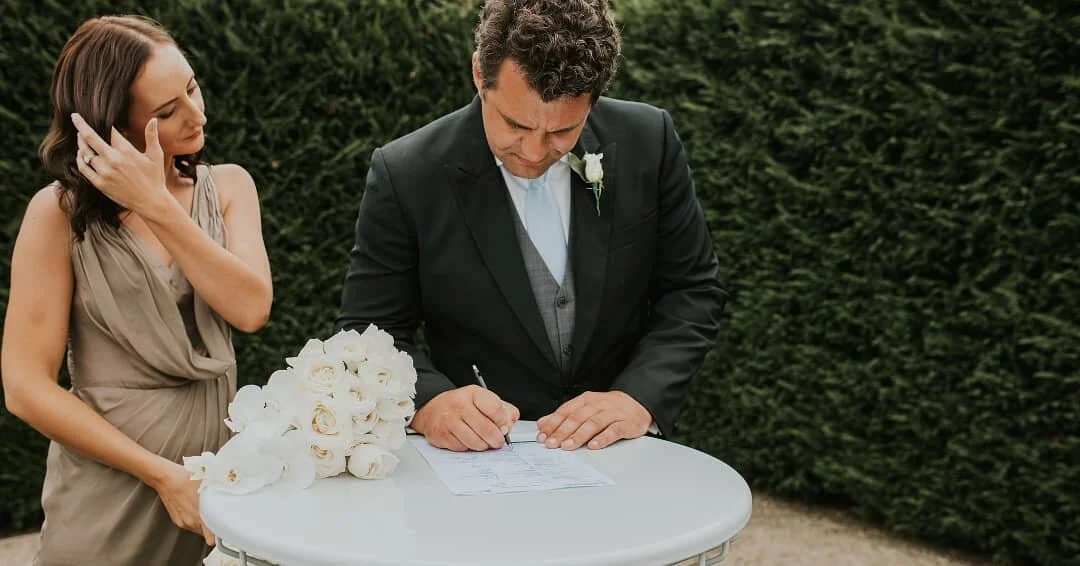 Our Nero leaner also comes in white... perfect for signing those important documents...
.
.
.
#thehirer #thehirernz #forhire #furniturehire #furniturehireservices #furnituredesign #events #eventplanning #eventstyling #eventplanner #interiordesign #design #barleaner