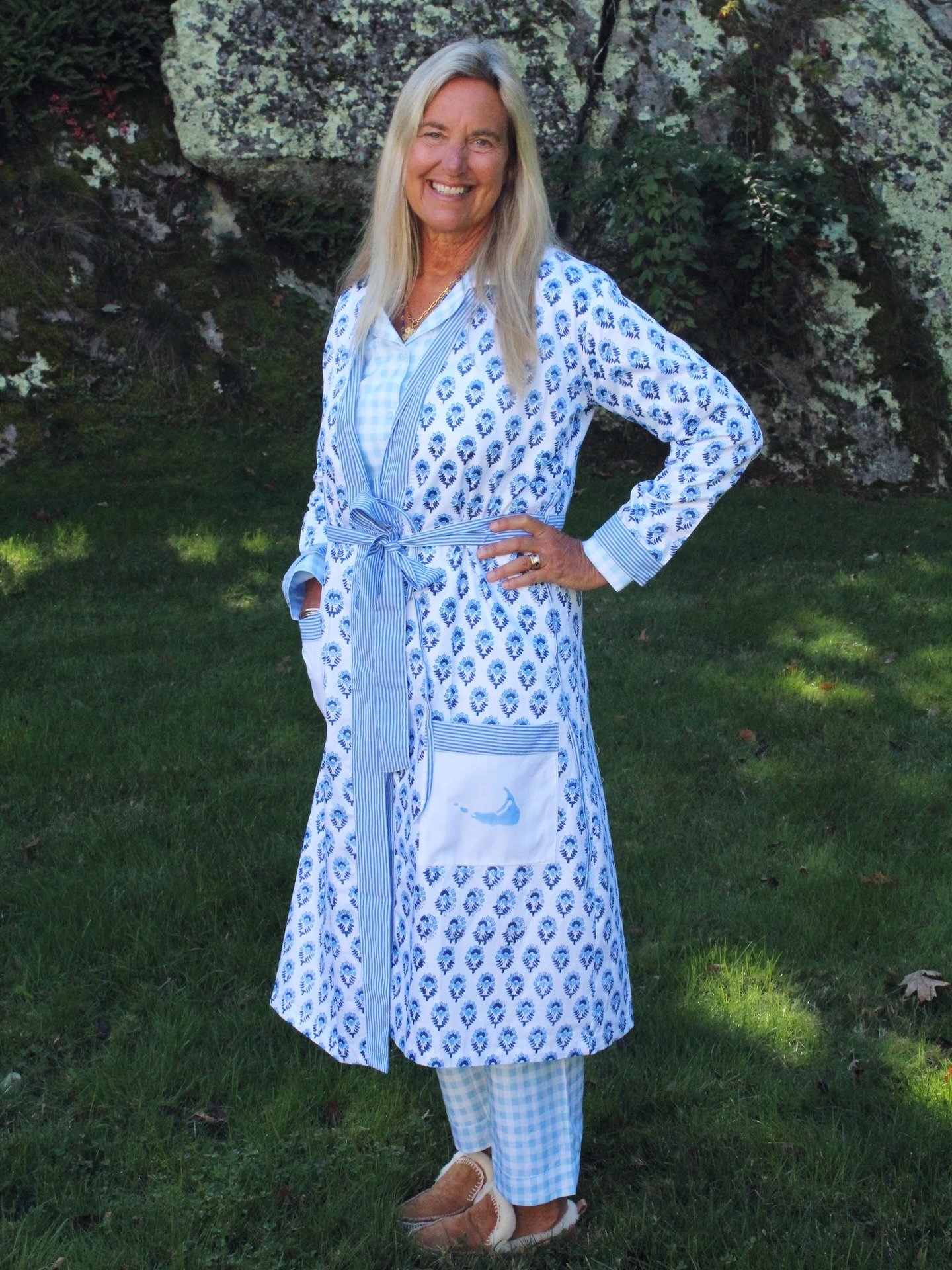 The Scarlett Robe for @fourwindsgifts is the perfect Christmas gift for the woman who deserves comfort and style
💙🎁