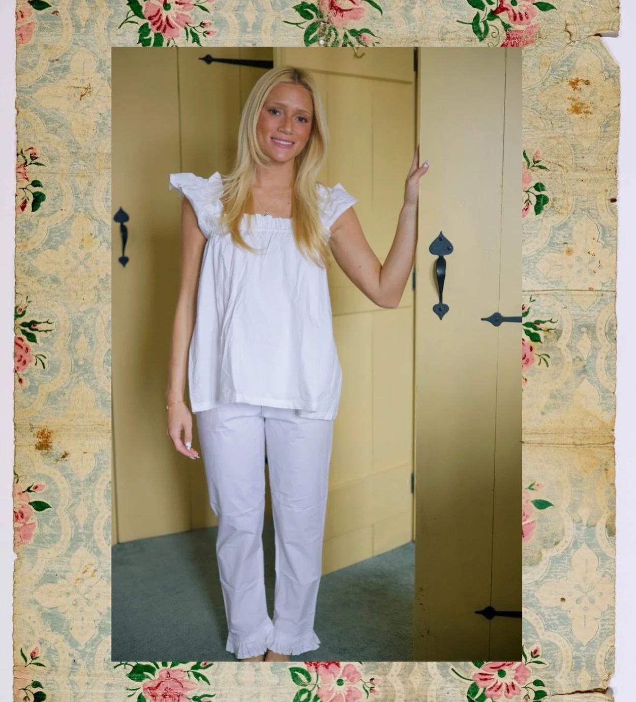 Getting ready just got easier 💍
Our bridal pajamas are designed with elastic shoulders so your glam stays flawless from first sip of champagne to &lsquo;I do&rsquo; 🥂 @mackosborne