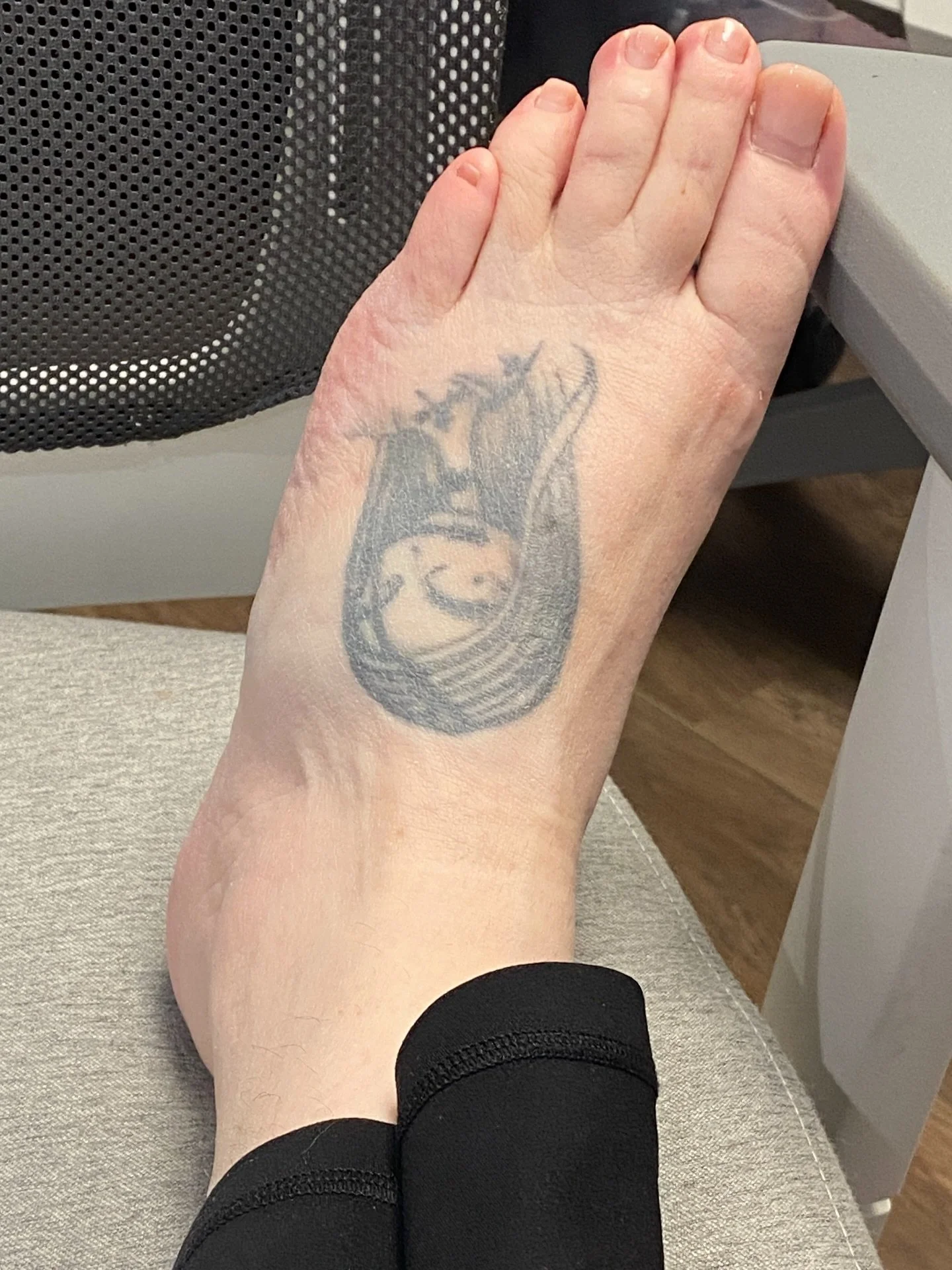 I guess I&rsquo;m not selling foot pics on only fans any time soon 😭😭😭

Left 5th metatarsal. Broken. Displaced.

I tripped and fell, and no it was not ice. Just clumsiness. 

Hoping that I don&rsquo;t need surgery.

I can still do virtual hypnosis