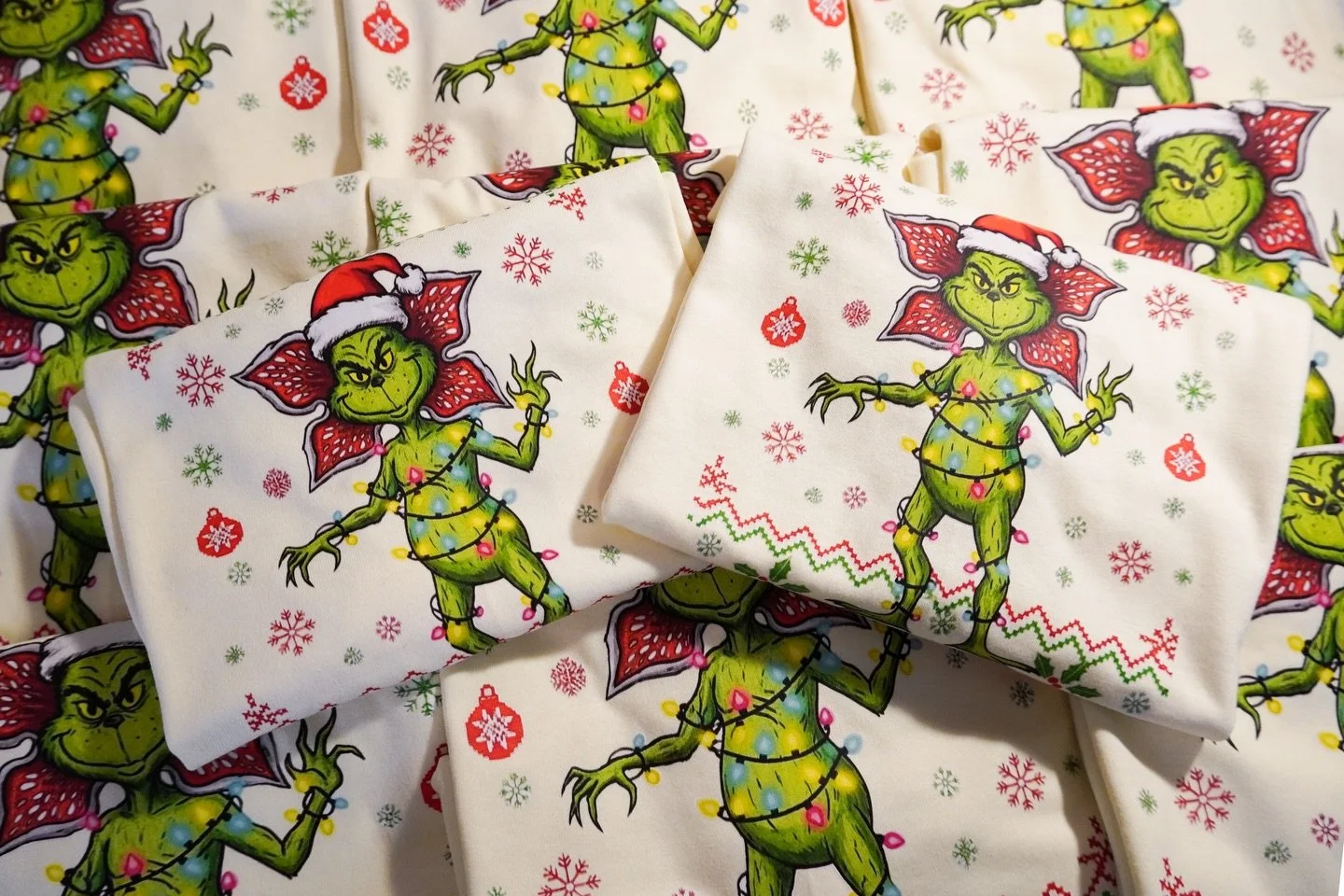 The demogorgon who stole Christmas.🎄
Posting these to show the new full-print quality I&rsquo;m working with now. #demogorgon #grinchcore #fullprint #smallbusiness #creativebusiness