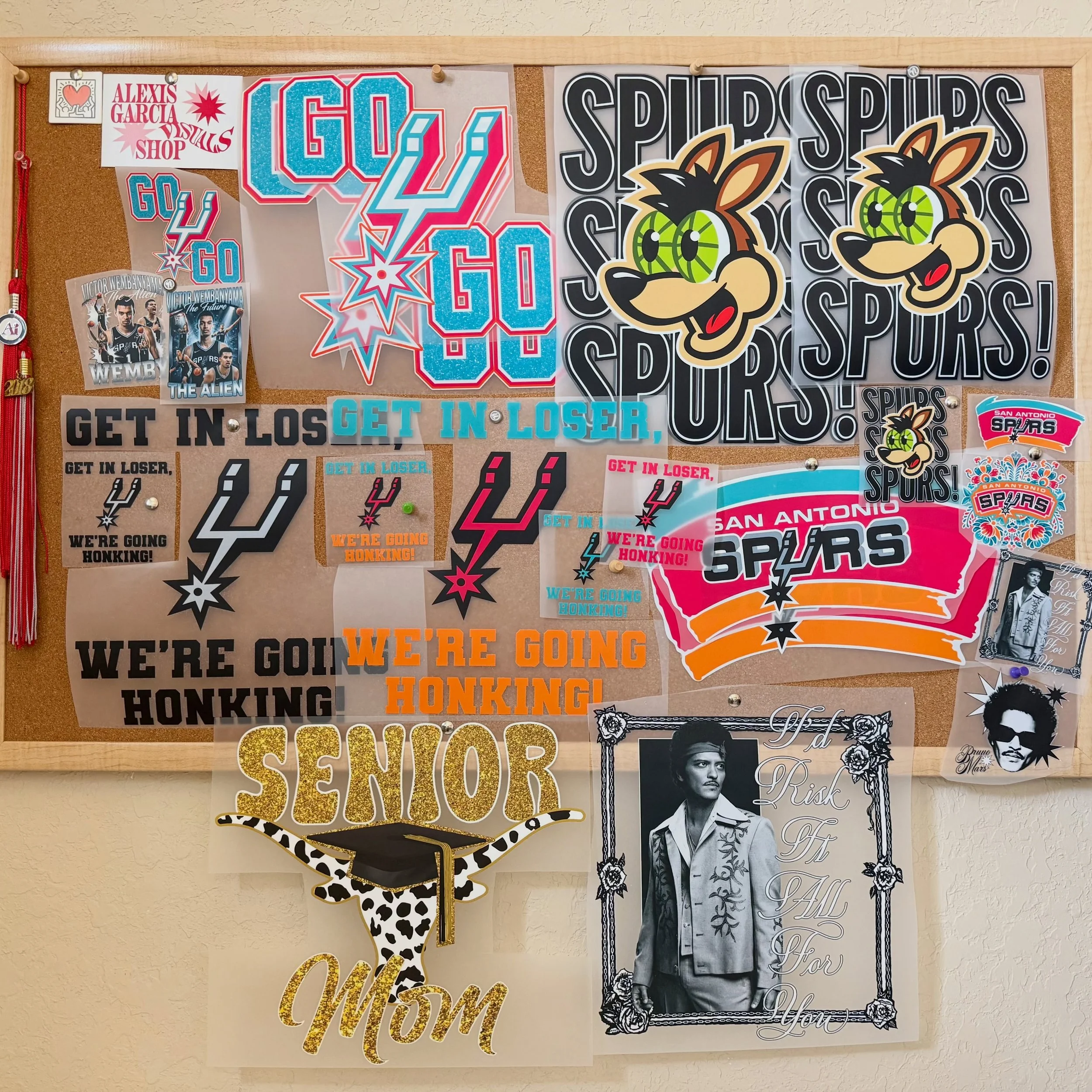 GET IN LOSER, WE&rsquo;RE GOING HONKING!!🖤🤍 Here&rsquo;s a few graphics I have to choose from. More posted daily on my Instagram &amp; Website. Let me know what you need! #customshop #satx #gospursgo #graphictees #customkoozies