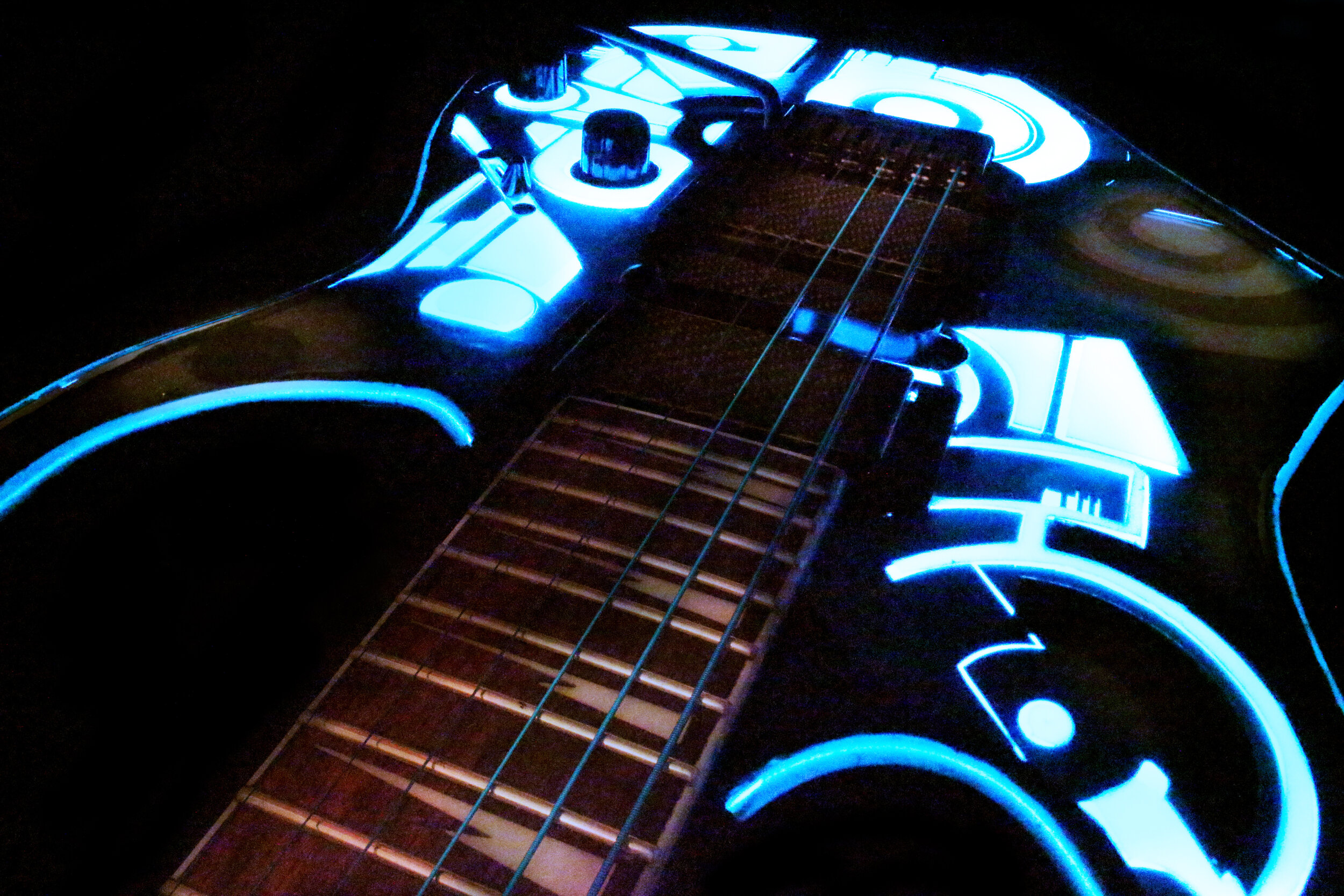 WEB Tron 01 (1).jpg