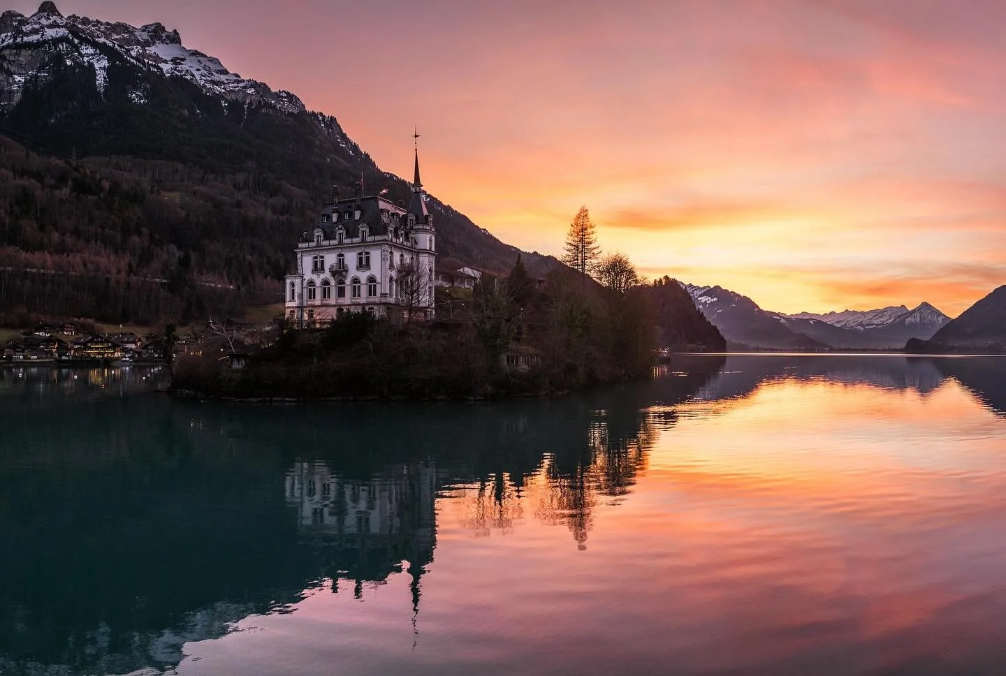 &bdquo;The sky burns&ldquo;

. #inLOVEwithSWITZERLAND#amazingswitzerland #verliebtindieschweiz #naturelovers #natureaddicts #unlimitedswitzerland #switzerlandcolors #earthpix #places_wow #instatravelling #super_switzerland #blickheimat #thebeautifuls