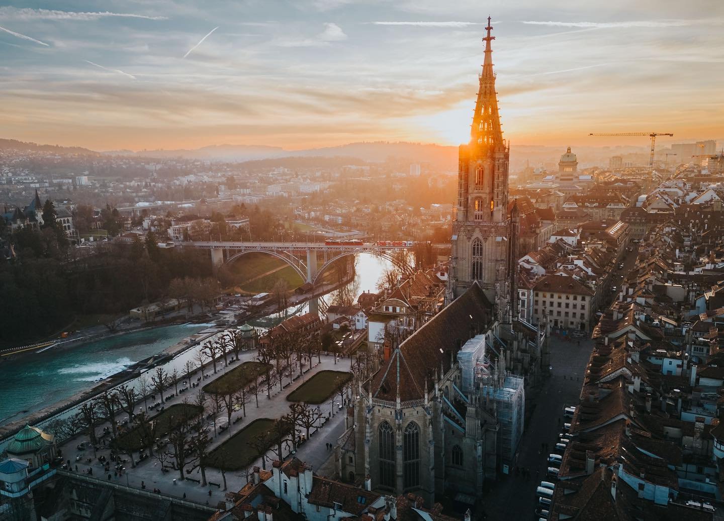 Bern, Our Swiss Capital in the evening light.
.
.
.
. #inLOVEwithSWITZERLAND#amazingswitzerland #verliebtindieschweiz #naturelovers #natureaddicts #unlimitedswitzerland #switzerlandcolors #earthpix #places_wow #instatravelling #super_switzerland #bli