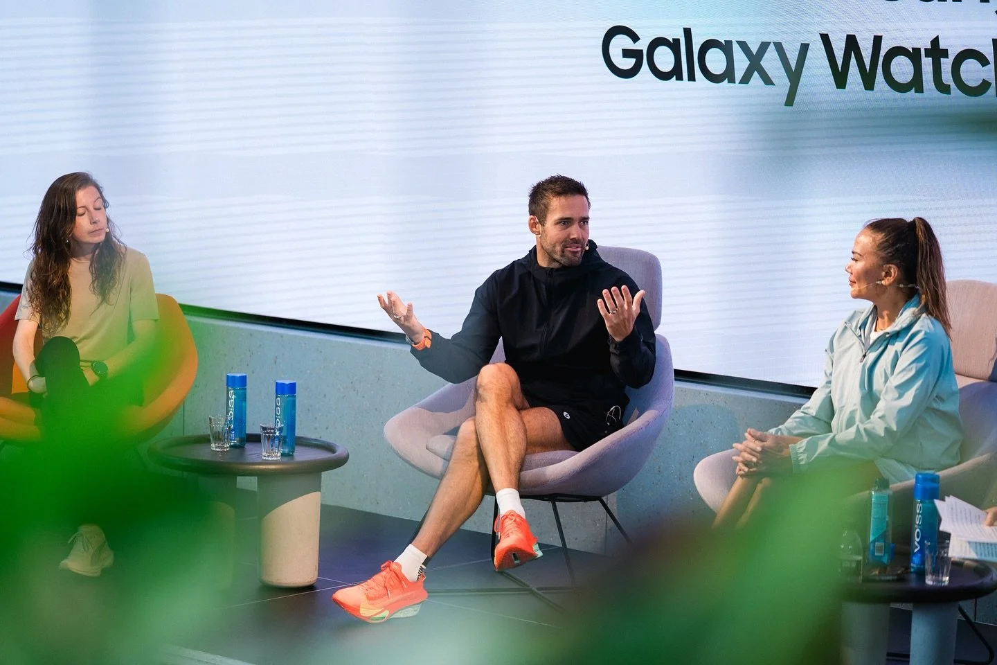 Had the best time shooting for @runnersworlduk and @samsunguk on Saturday for a pre-marathon shakeout run and panel talk of marathon tips! 

Even got a cheeky massage at the end from @secretspauk - wish every shoot could end like that 🥰

For: @runne