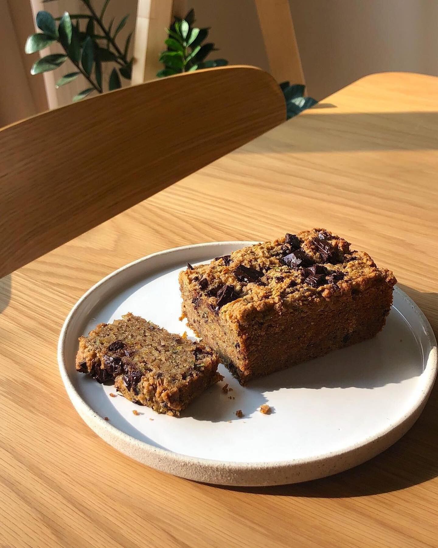 Last minute v-day loaf for your loved ones? 💘Yes please! @mackenziereid made this delish Zucchini Muffin Bread with @momoscbd chocolate from a #gifting we ran with them 💫

🍞ABOUT THE CREATOR🍞
Mackenzie&rsquo;s social platform is an amalgamation o