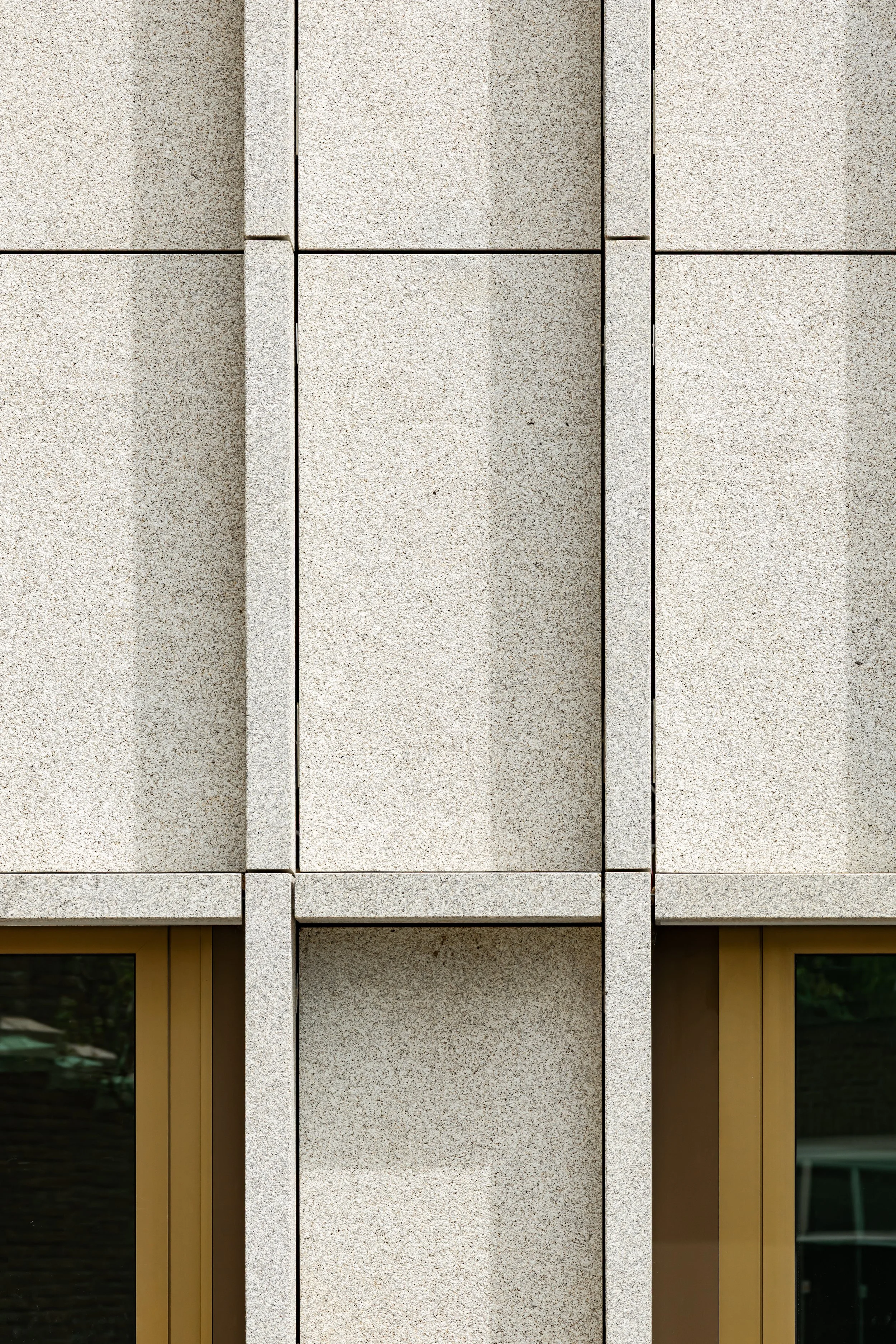 natuursteen detail,  de Telefoondienst, Kamerlingh Onneslaan, Amsterdam, ontwerp Ronald Janssen Architecten