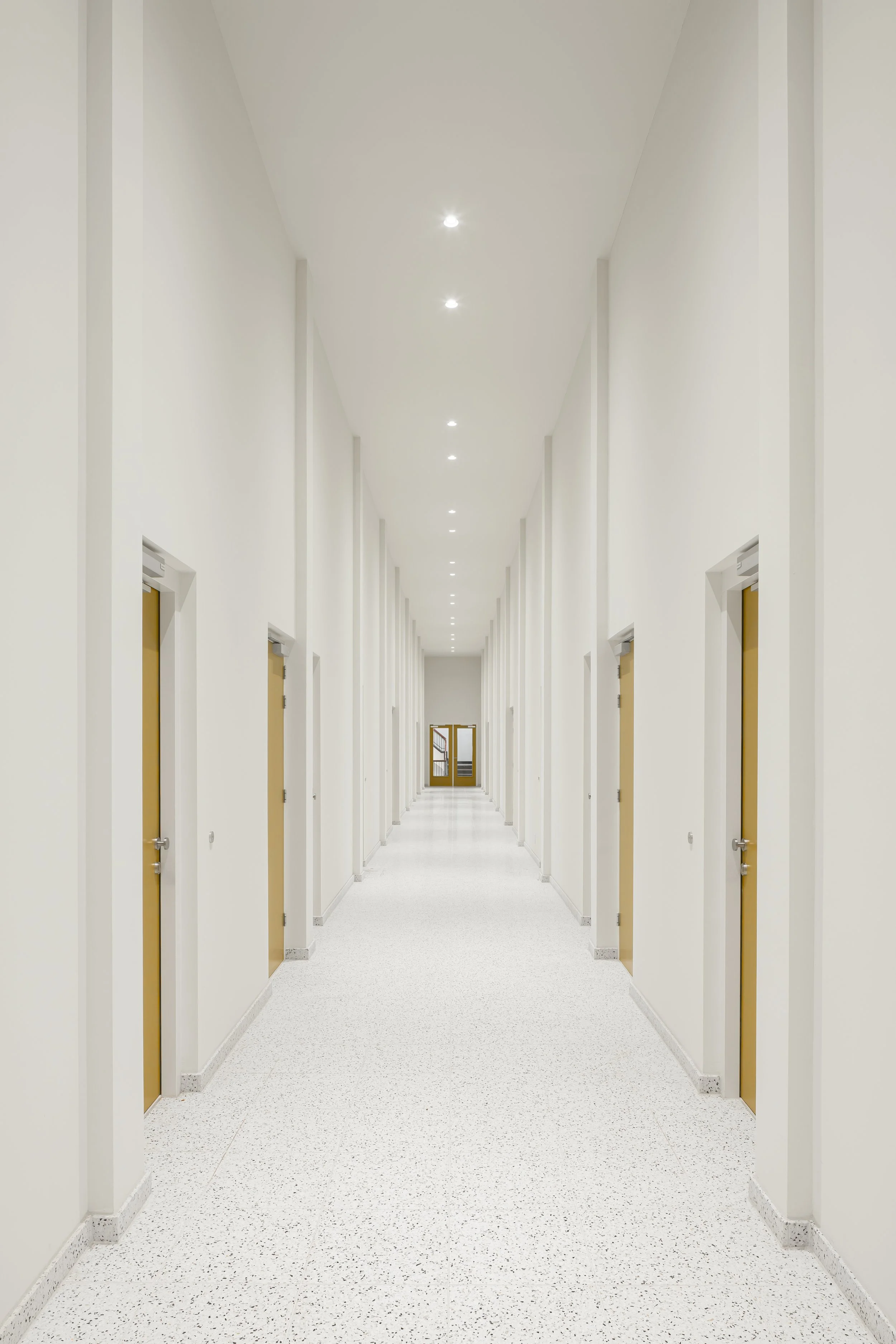 entreehal,   de Telefoondienst, Kamerlingh Onneslaan, Amsterdam, ontwerp Ronald Janssen Architecten