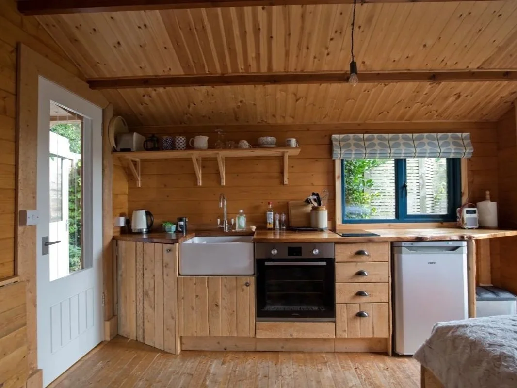 secret-cabin-kitchen