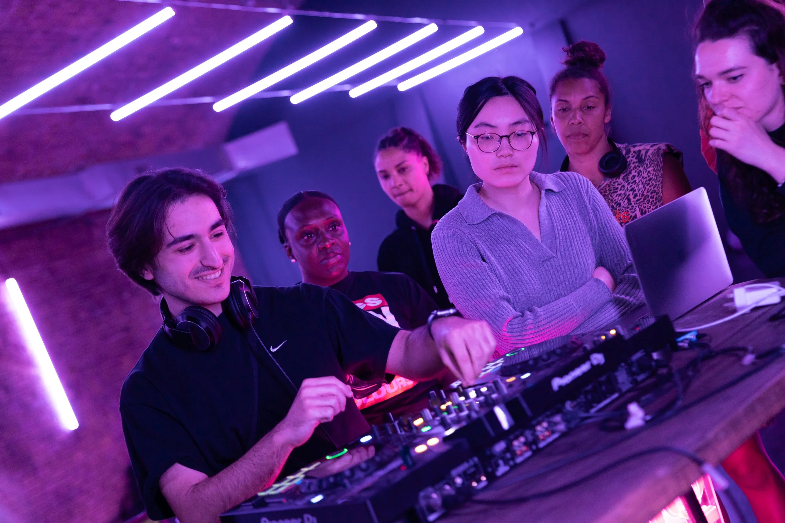 GBP_TheRogueRoom_DJWorkshop-HighRes_9097.jpg