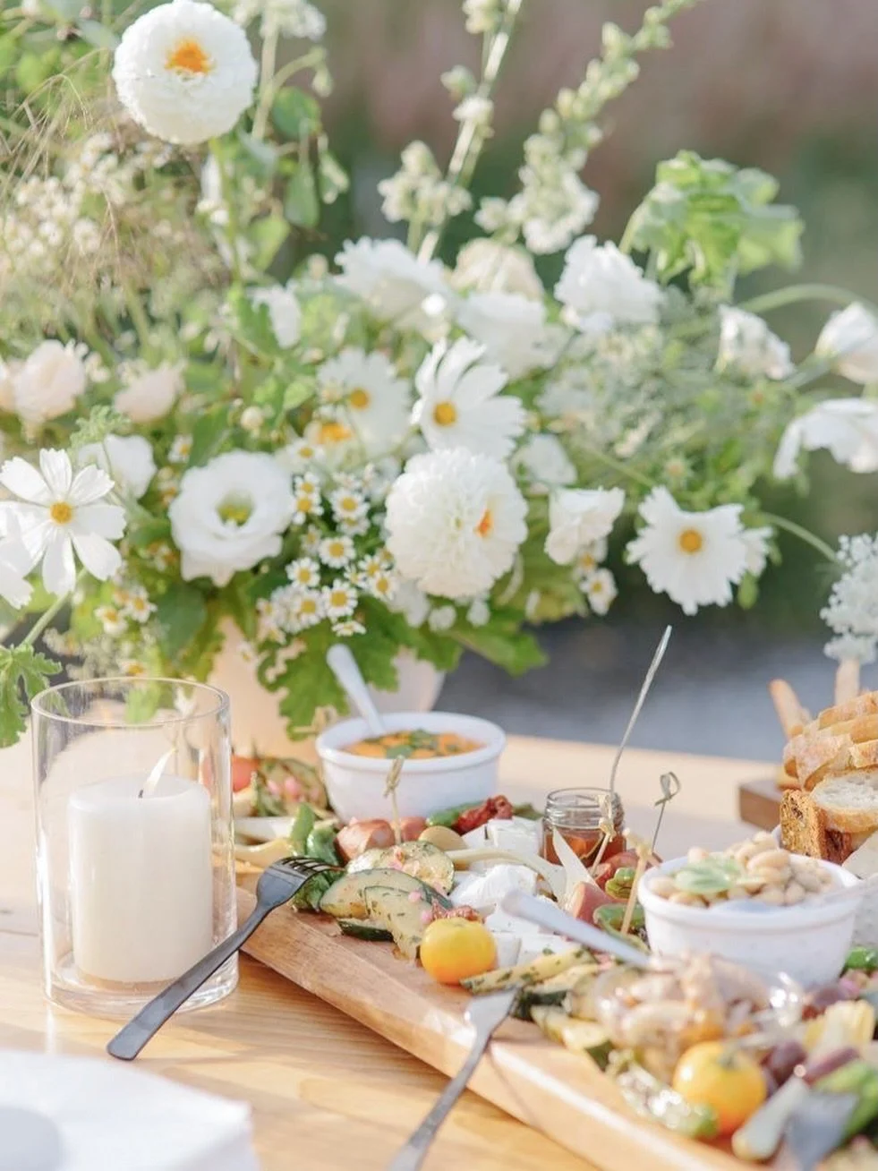 Spring boards, but make it La Bonne Vie 🌿✨
Loving this beautiful spread by @the.bluemagnolia