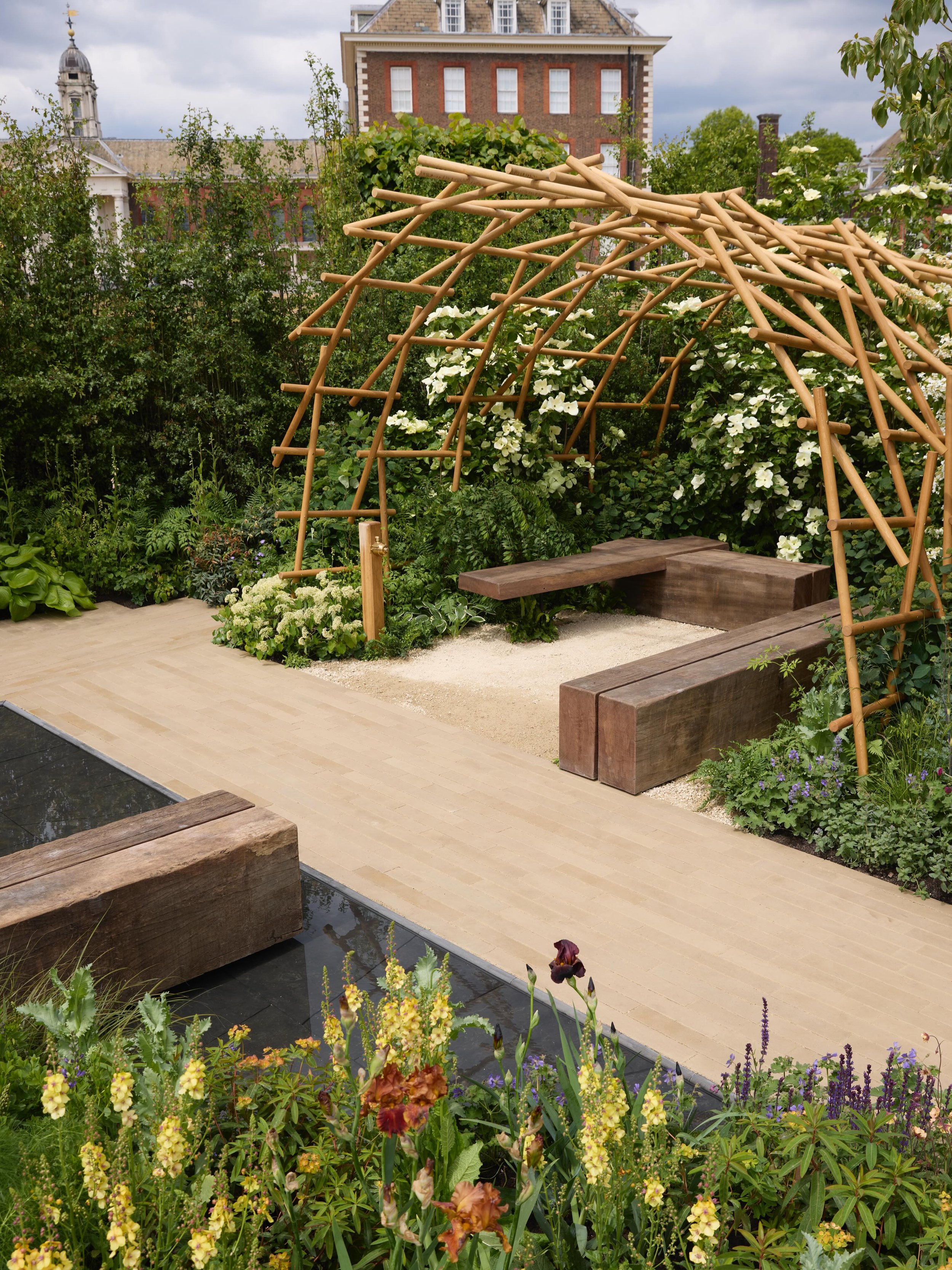T r u s s e l l &lsquo; s  T o g e t h e r  G a r d e n

Introducing @trusselluk Together Garden at @the_rhs Chelsea Flower Show 2026.

Wow what a moment! We are so incredibly proud of the entire team behind this garden. Without them the space would 