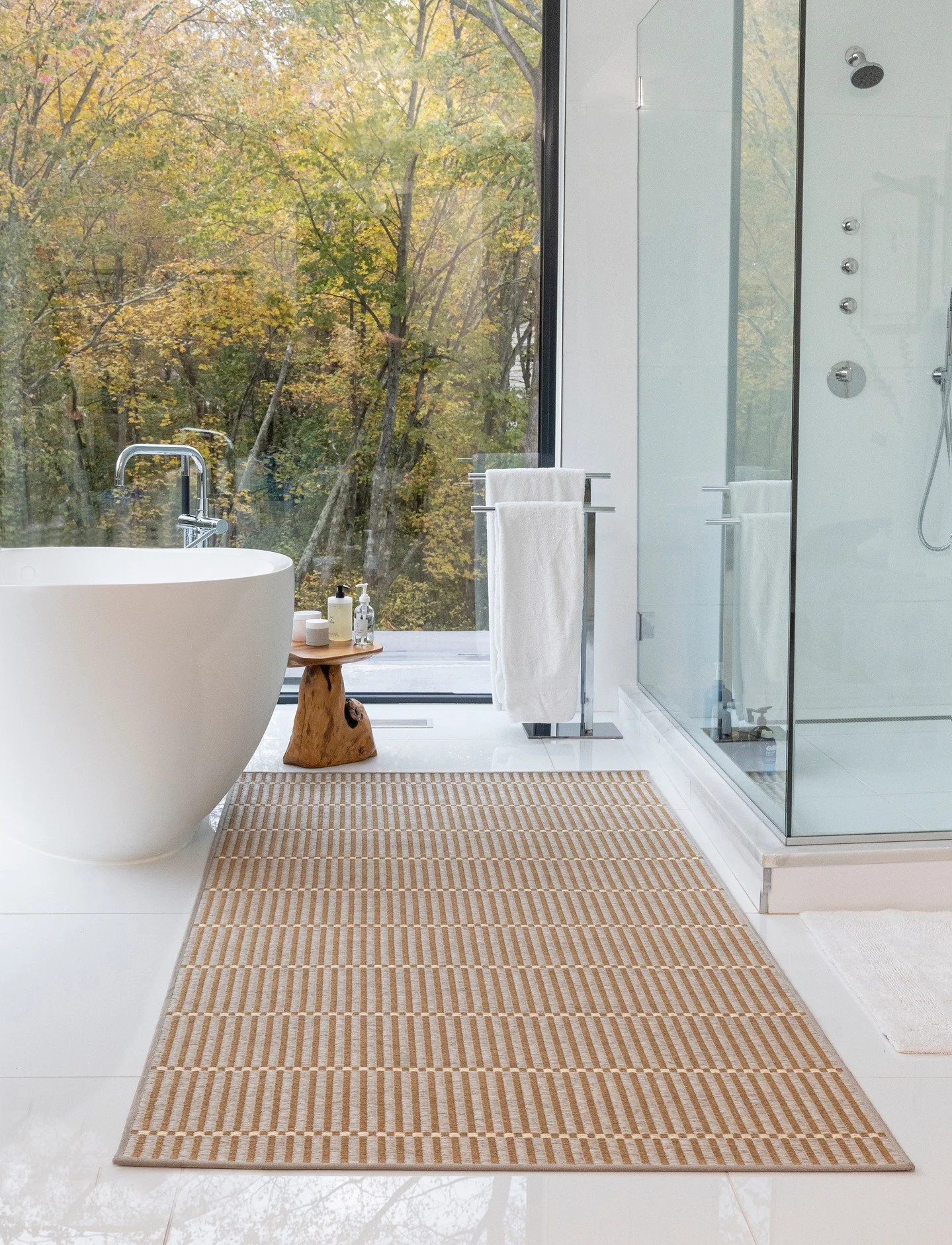 Introducing AVIANO, the newest addition to the wood fiber collection from @scandecorugs &mdash; a refined blend of architecture and utility. Its structured, geometric design brings sculptural clarity to any room, while the natural wood fiber construc