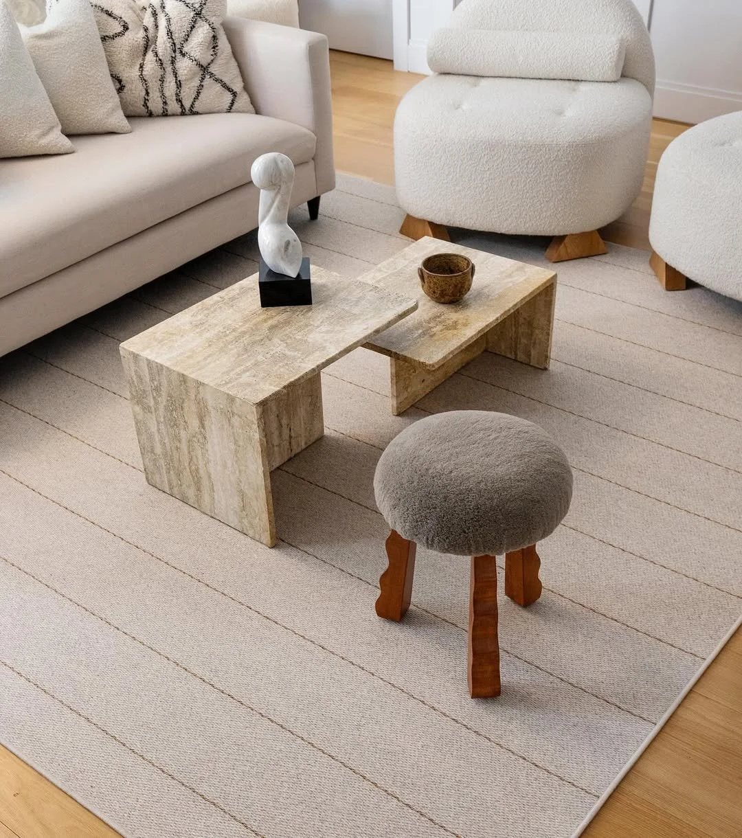 Where lines becomes luxury. 

Clean geometry. Honest materials. Enduring impact.

The new TEMPO GRANDE rug from @scandecorugs proves that simplicity, when executed with precision, brings everything together.

In Porcini, fine linear detailing meets t