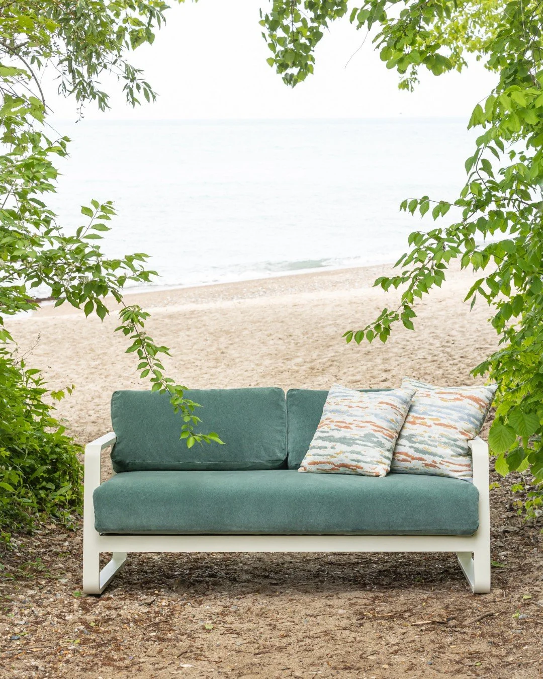 Beach Vibes, Poolside Perfection - whatever your outdoor goals are @brentanofabrics is the answer to performance with their durability, sophistication and exceptional price points. 

Woven to Last a Lifetime.

✔️ Bleach Cleanable
✔️ Bacteria Resistan