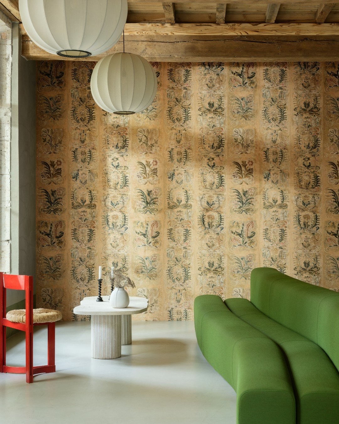 The abstract floral richness of the Ornement d&eacute;cor @artewalls captivates through its exceptional cross-stitch embroidery. This rendering of an 18th-century tapestry is revitalized on a luxurious, ultra-soft velour, adding depth and tactile all