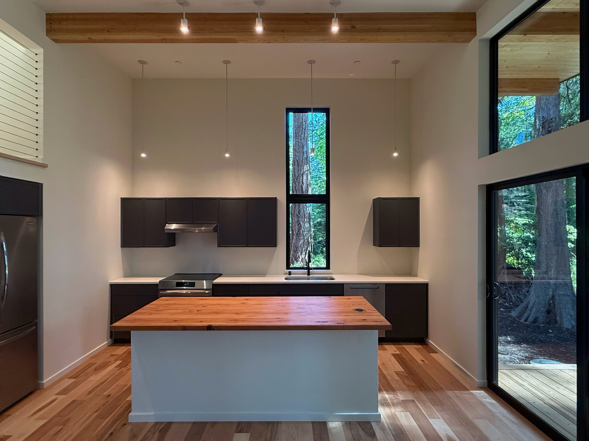 spotswood-architecture-design-indianola-custom-home-indianloa-washington-kitchen-full.png