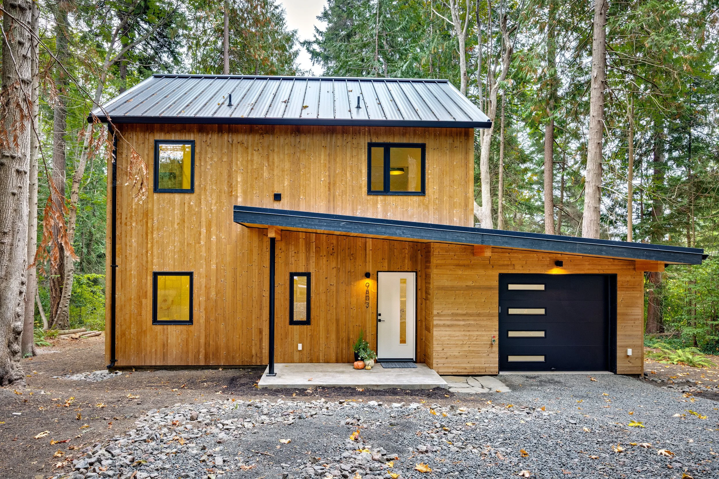 spotswood-architecture-design-indianola-custom-home-indianloa-washington-front.jpg