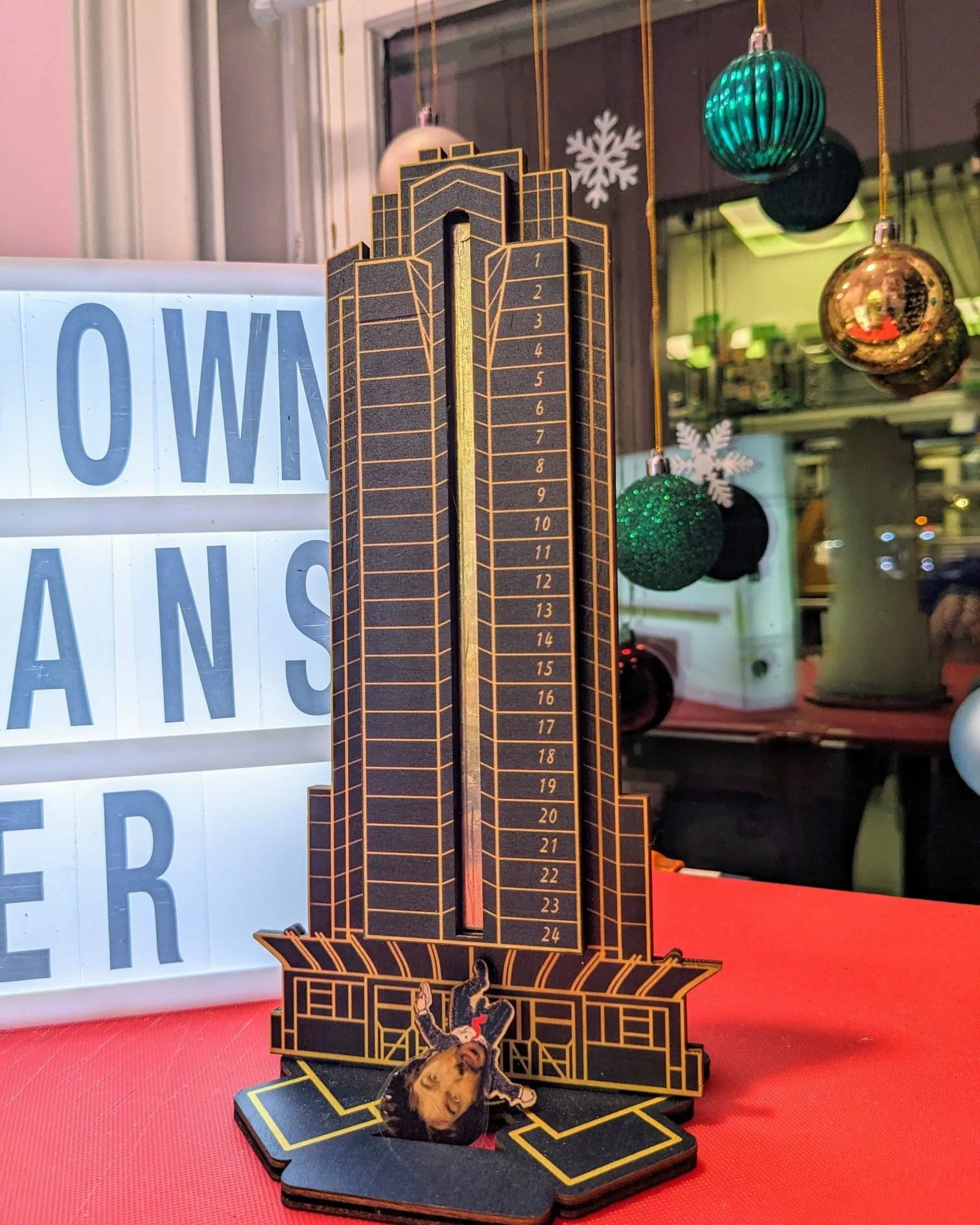 Hans Gruber made it to the bottom of Nakatomi Tower! We hope your day is better than his. Merry Christmas, and we'll see you for supper tomorrow night, opening at 5p!

#PTR #untraditional #NotYourMamasTeaRoom