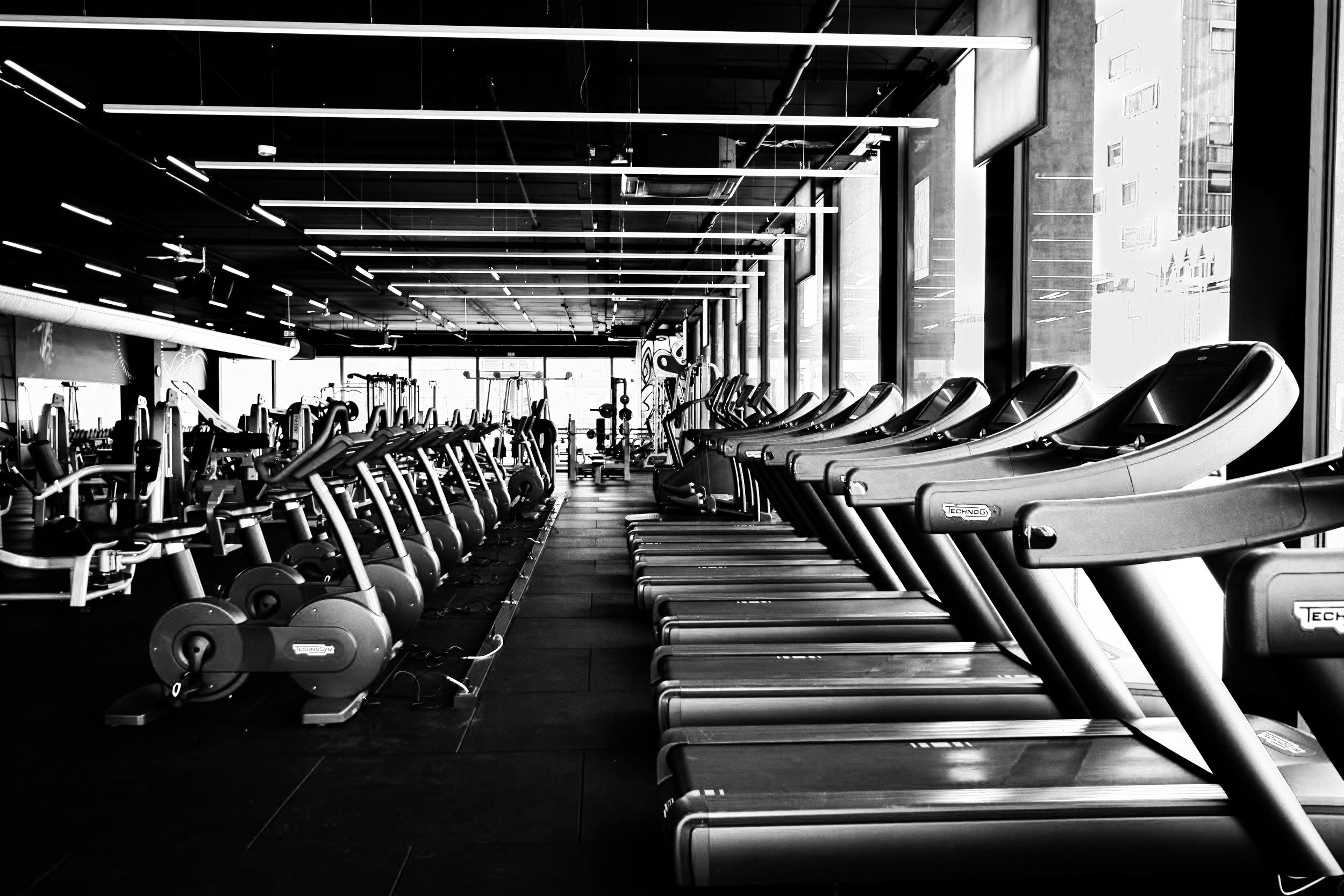 Signed Up, But Can't Get Out? The 3 Sneaky Ways Your Gym Keeps You Paying