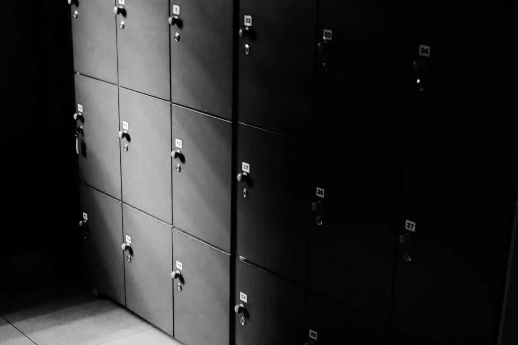 London Gym Changing Rooms: A Sweat-Soaked Saga of Grime, Crime, and Facility Failures