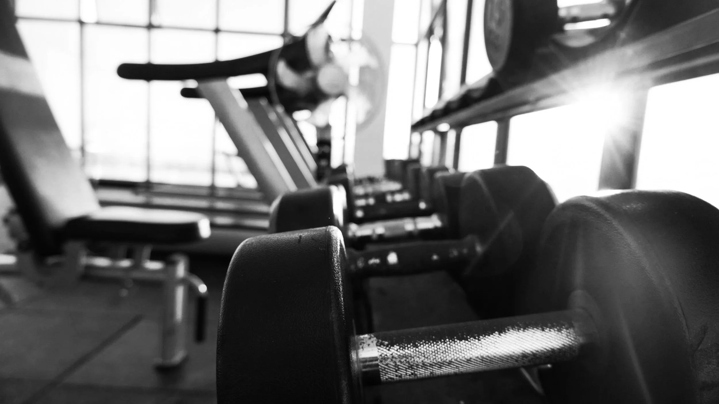 What's the Absolute Minimum Kit Your Gym Actually Needs? A No-Nonsense Guide