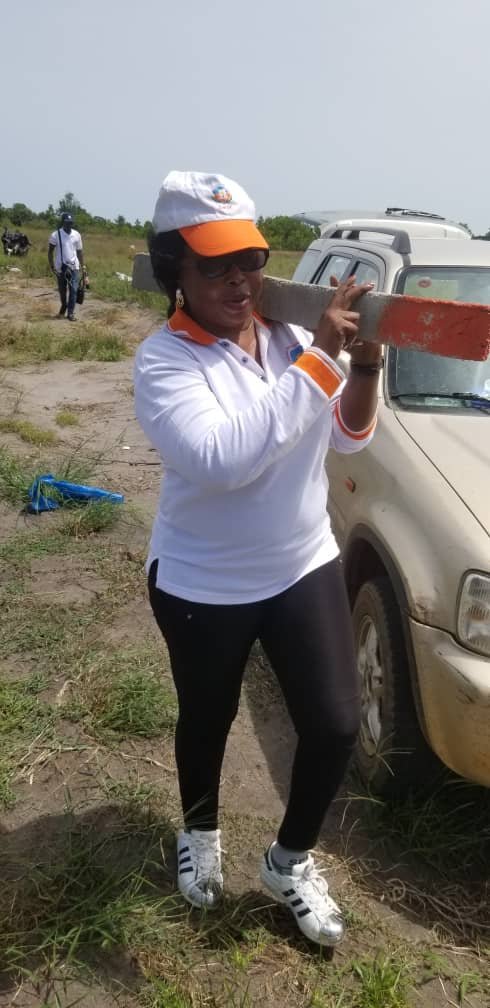 Maman Auguy Carrying Stake .jpeg