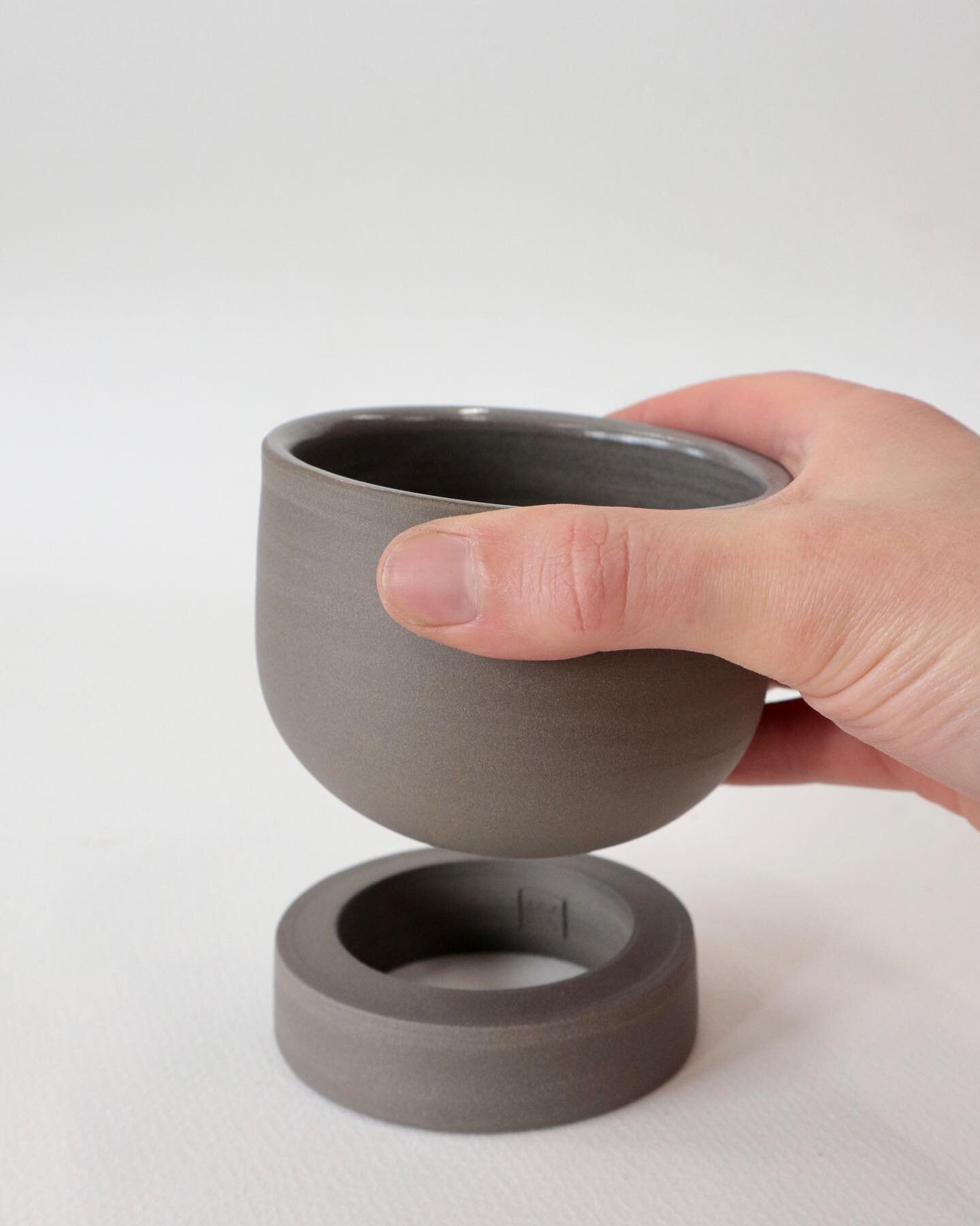 Another, more playful, experiment - a rounded cup with plinth. Is it fun to have a cup that needs to sit on its own throne? Or is it just annoying? You be the judges, by buying it or not buying it this weekend at the @estateoftheartsbristol spring fa