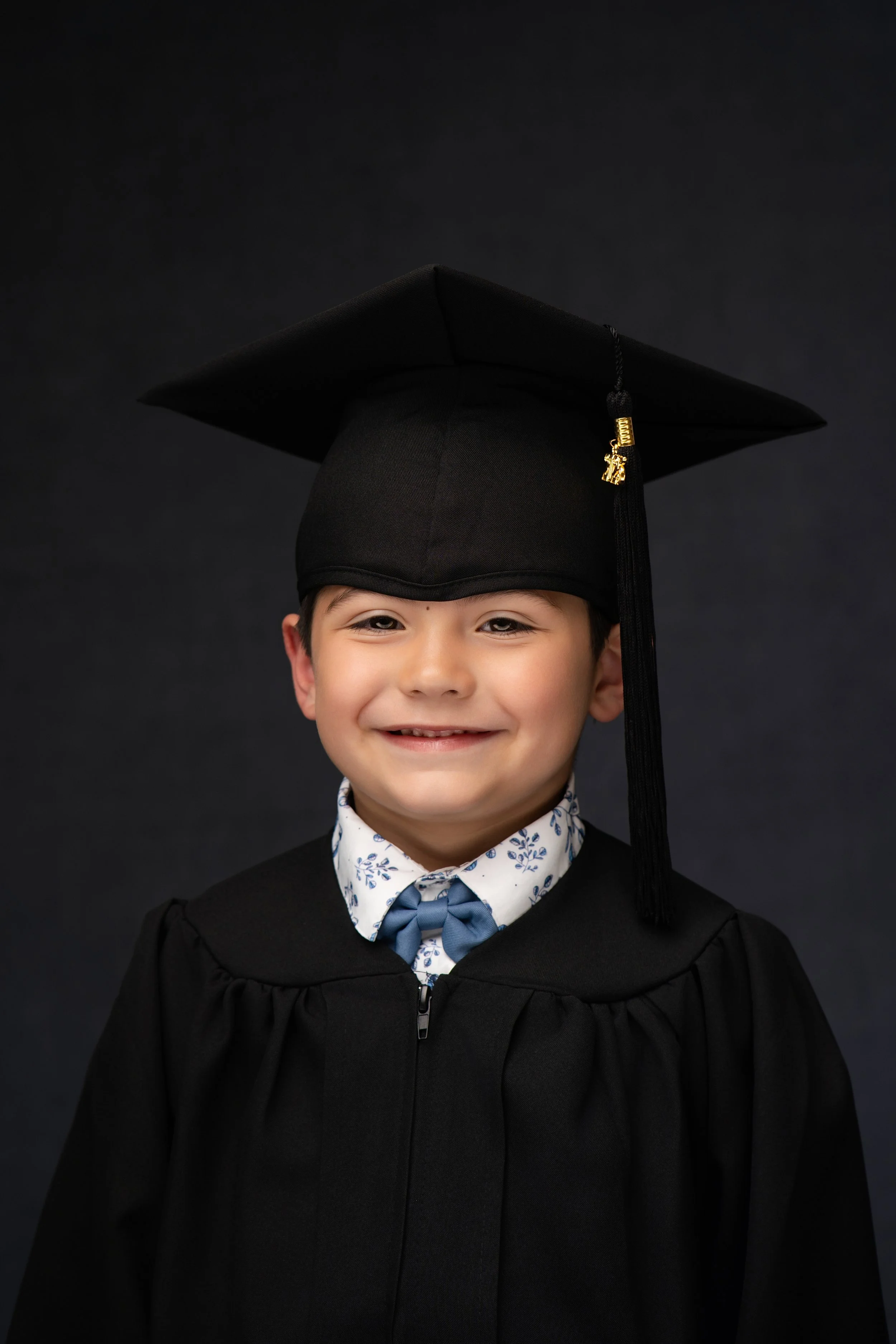 graduation photos in studio