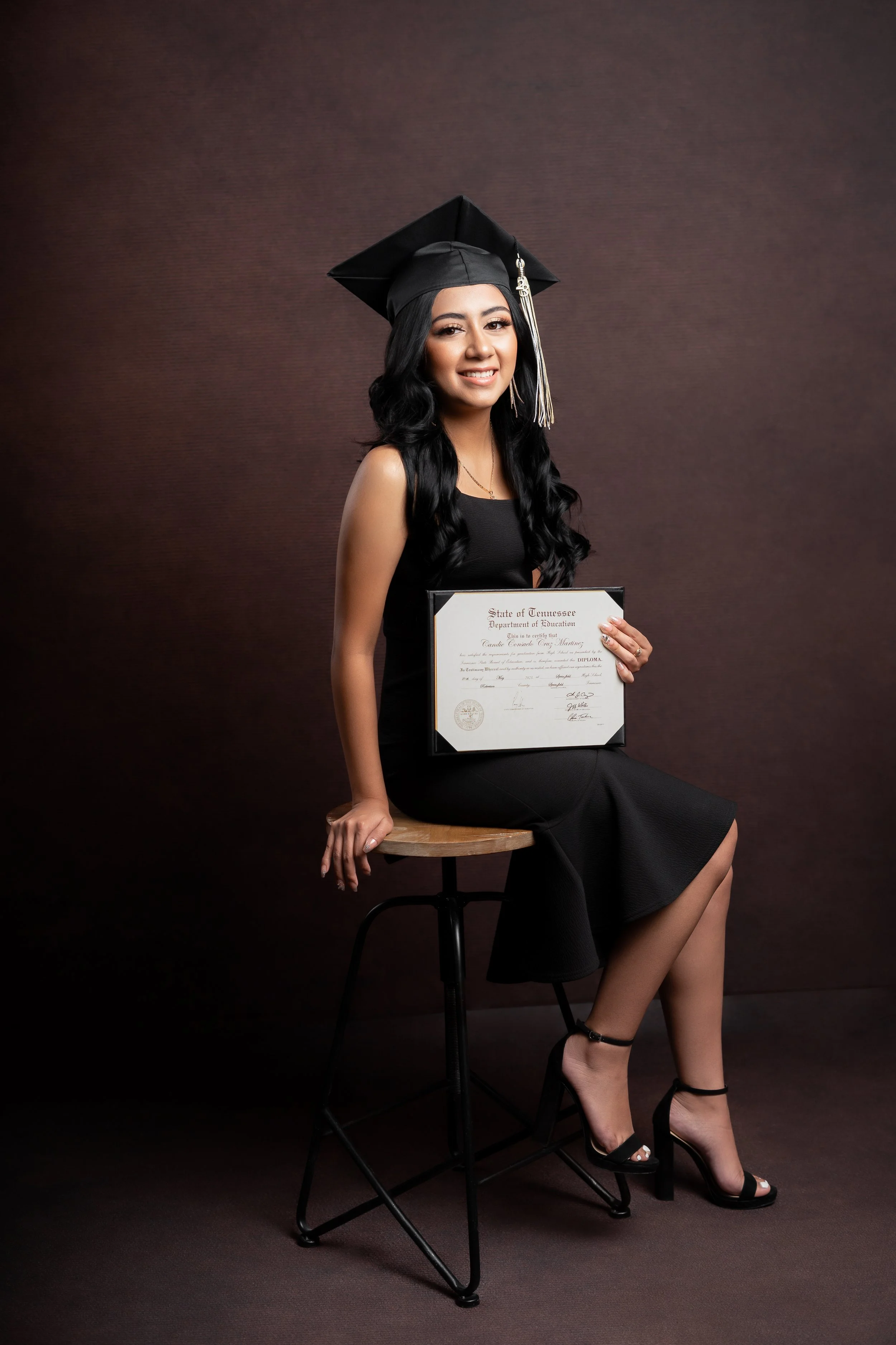 cap and gown graduation photographer clarksville