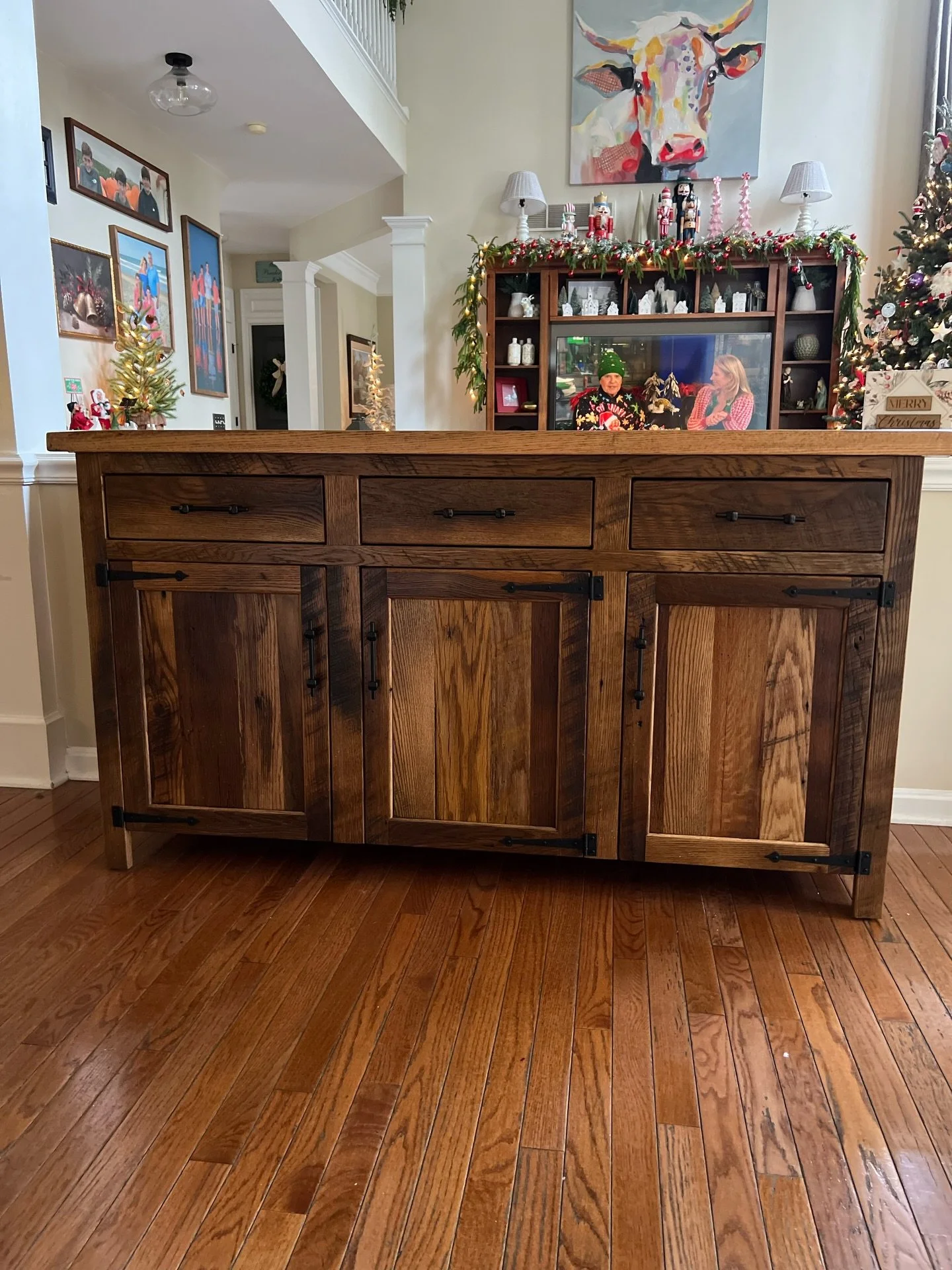 Delivery day is always my favorite day.
Even when the weather doesn&rsquo;t cooperate.

Yesterday we delivered a 48&rdquo; round epoxy table with ocean-inspired waves &mdash; one of those pieces you hold your breath for until it&rsquo;s placed, level