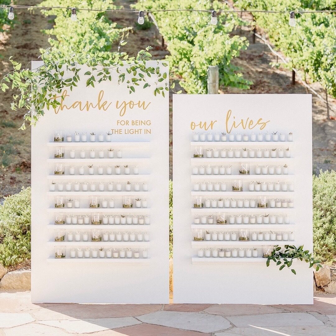 Including favors as part of your seating chart is always a good idea!
.
Planning + Design | @simplylovely_events 
Photographer | @junshienweddings 
Florals | @enchantment_floral 
Signage | @simply_made_by_april 
Venue | @nellaterra 
.
#weddinginspira
