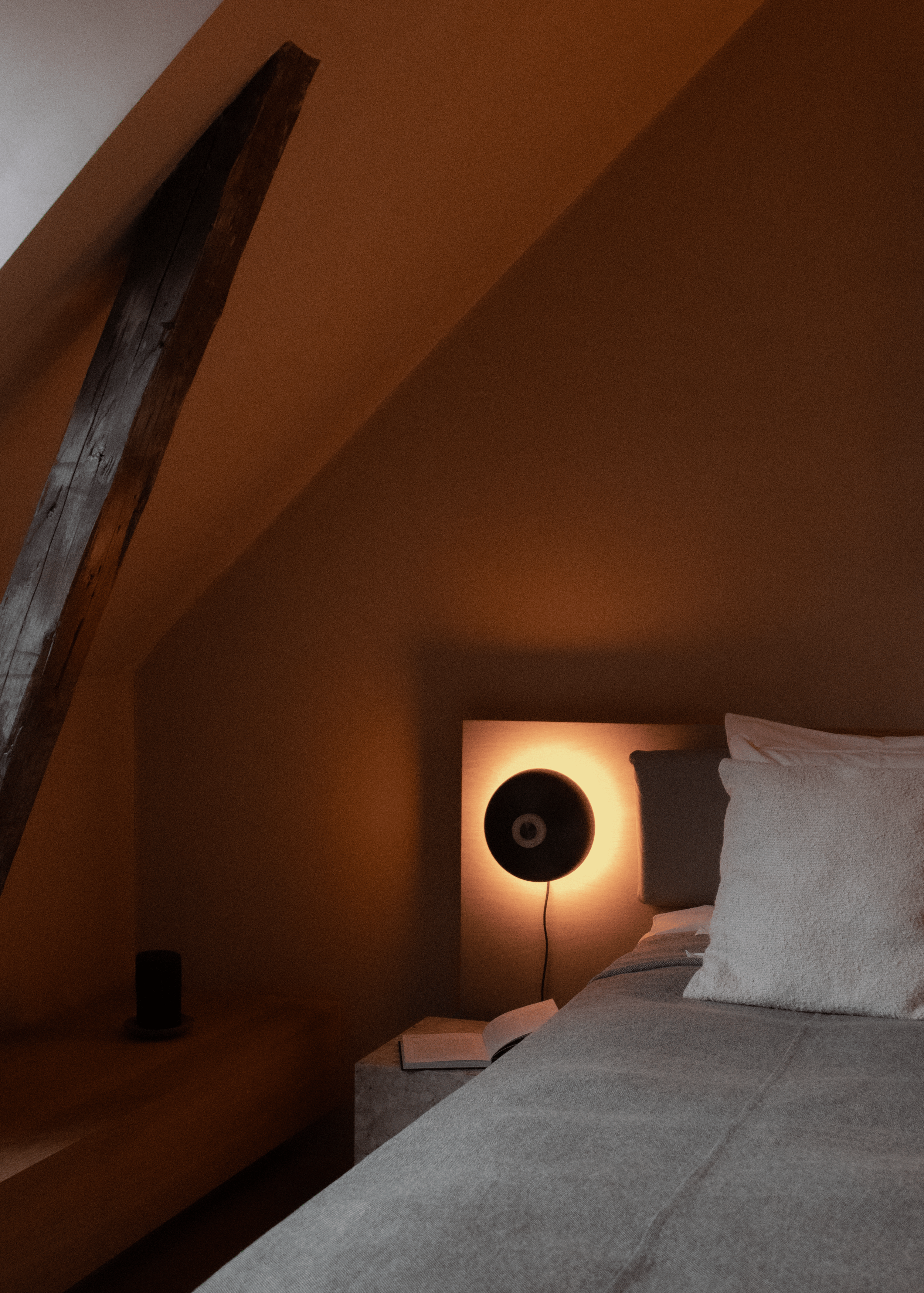 Reverse_Wall_Lamp_04_crop.png