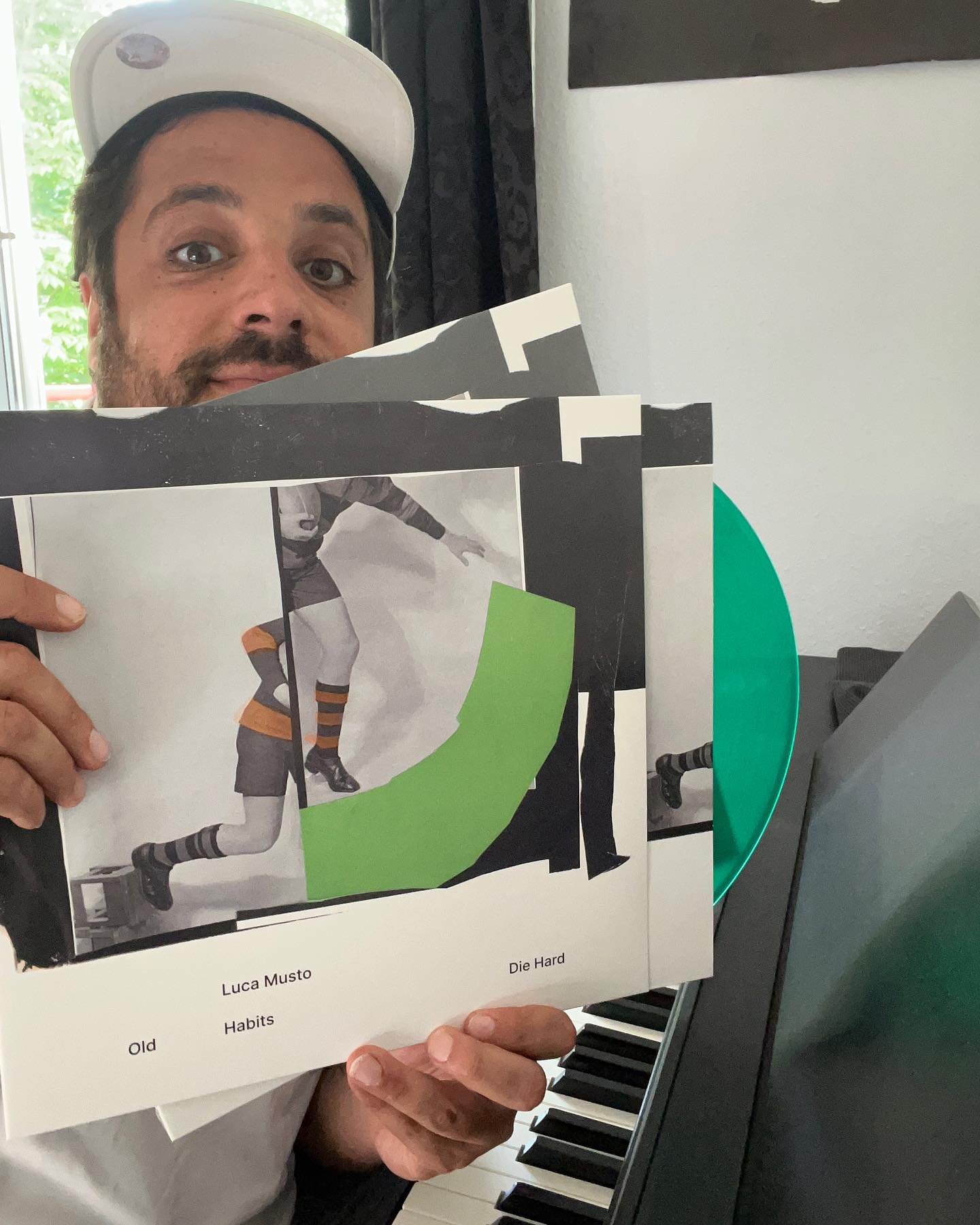 Win*Win*Win Tu(n)esday! 🚨 

Today marks the day my new album &bdquo;Old Habits Die Hard&ldquo; is fully available as 12&ldquo; Vinyl on my Bandcamp page (see last slides for my feels 👈). Distributed through my Rare Affair imprint I really couldn&rs
