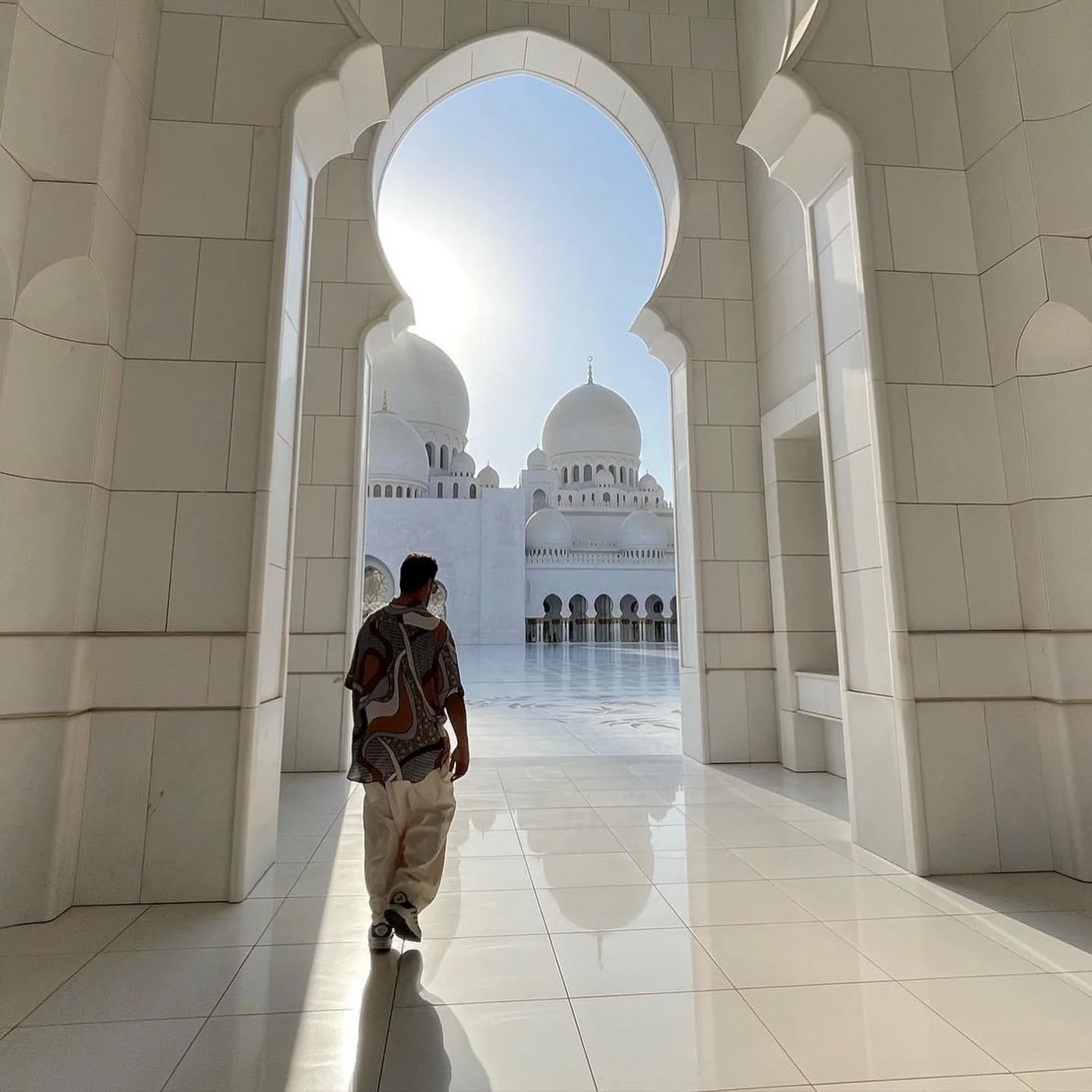 Time to hit the road again soon 🇩🇪 🇸🇦 🇮🇹 
Got some new, unreleased music with me! 

03.05. Beate Uwe, Berlin
08.05. Private Event, Jiddah
28.06. Private Event, Rome
12.07. gART.N, Berlin