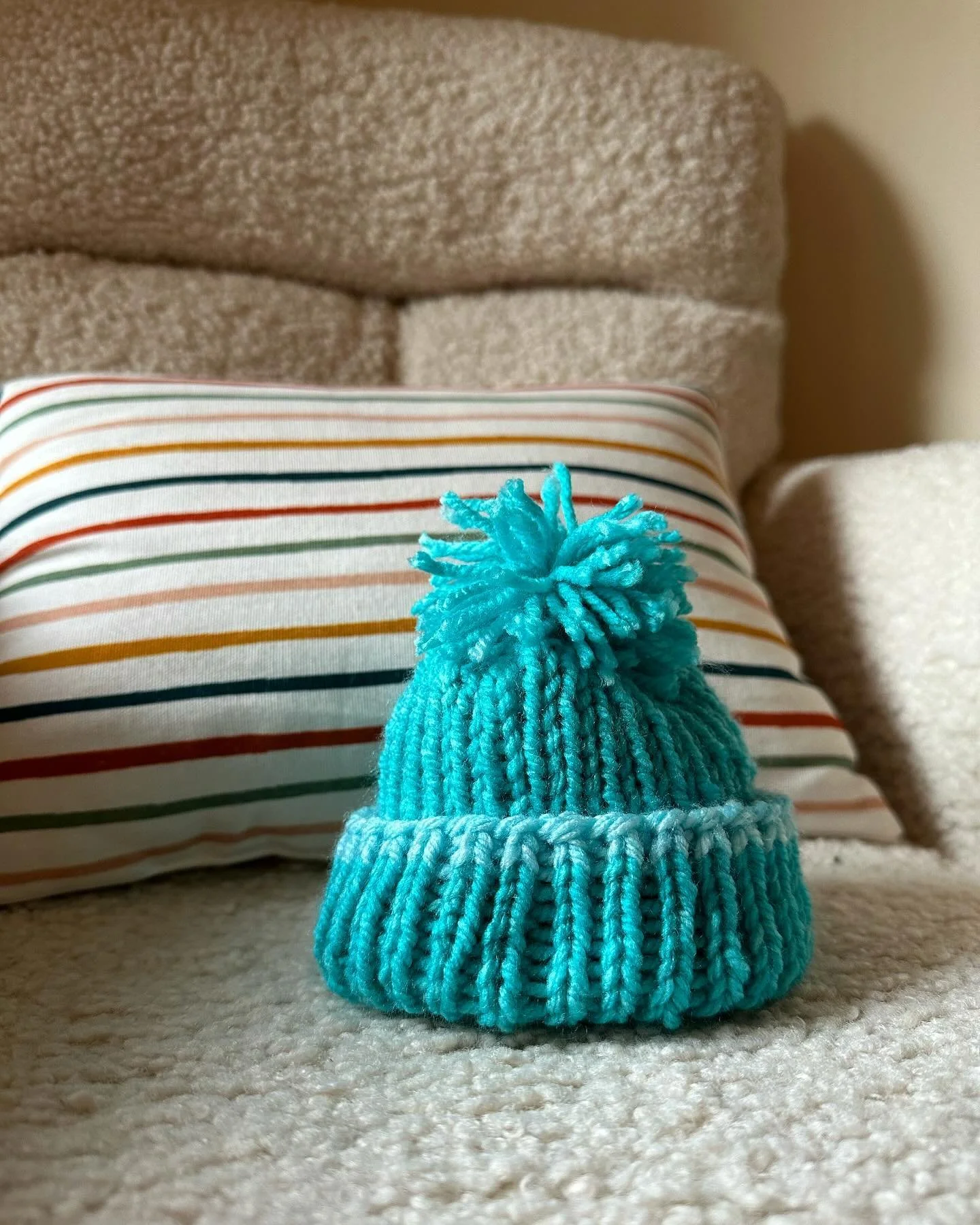 new baby hat just dropped!!!! who knew making baby stuff could be so fun??? i love this teal with a hint of sky blue 💙🧵🩵

#knitsbysarah #knittersgonnaknit #handmade #smallbiz #babyboy
